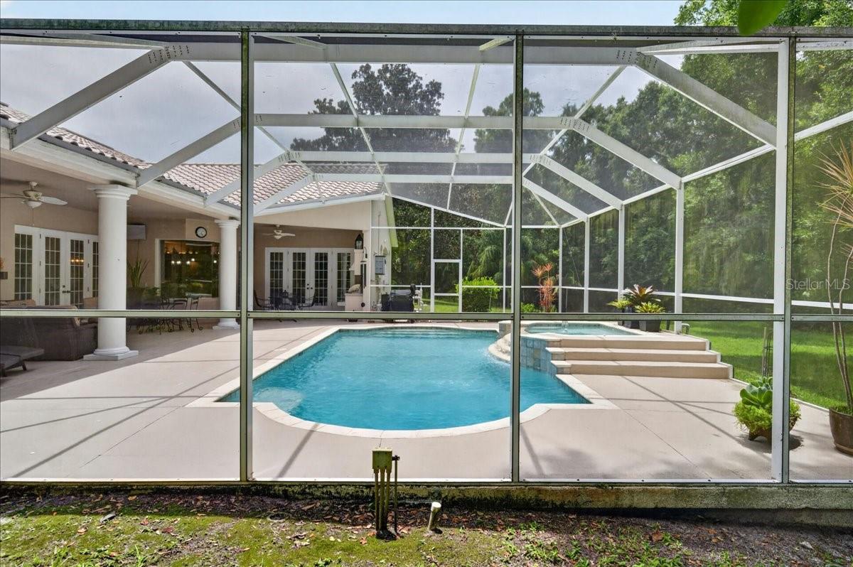 CRESCENT OAKS COUNTR - Residential