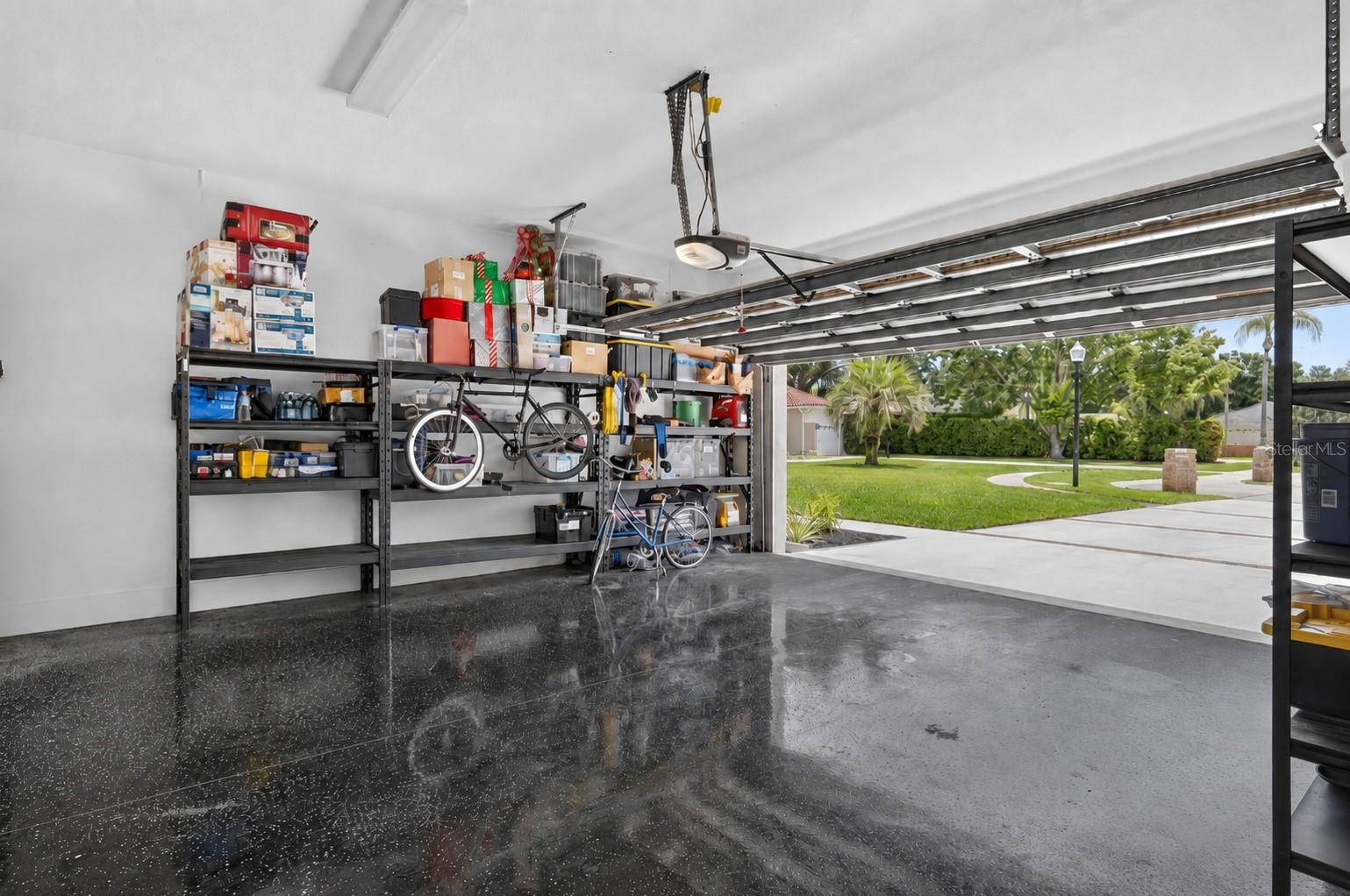 CRESCENT OAKS COUNTR - Residential