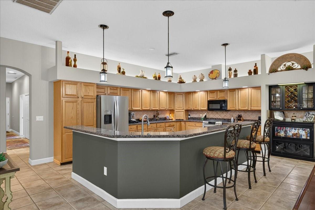 CRESCENT OAKS COUNTR - Residential