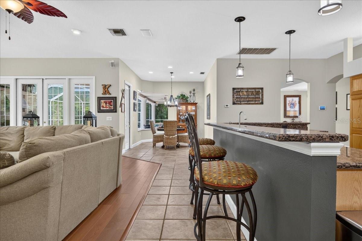 CRESCENT OAKS COUNTR - Residential