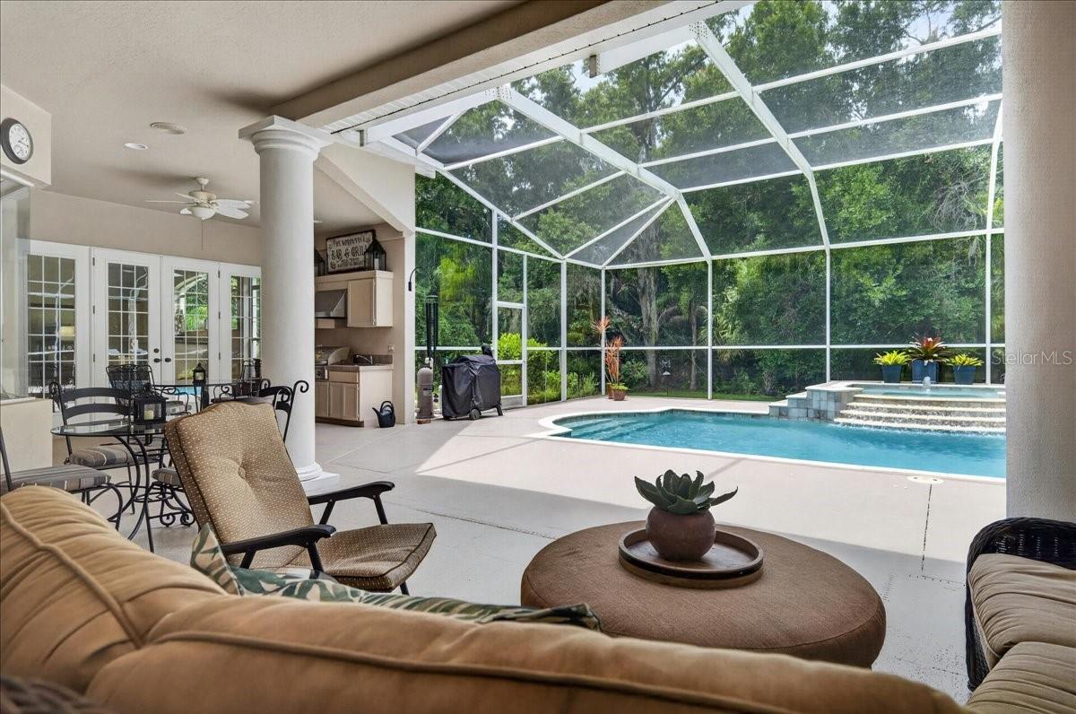 CRESCENT OAKS COUNTR - Residential
