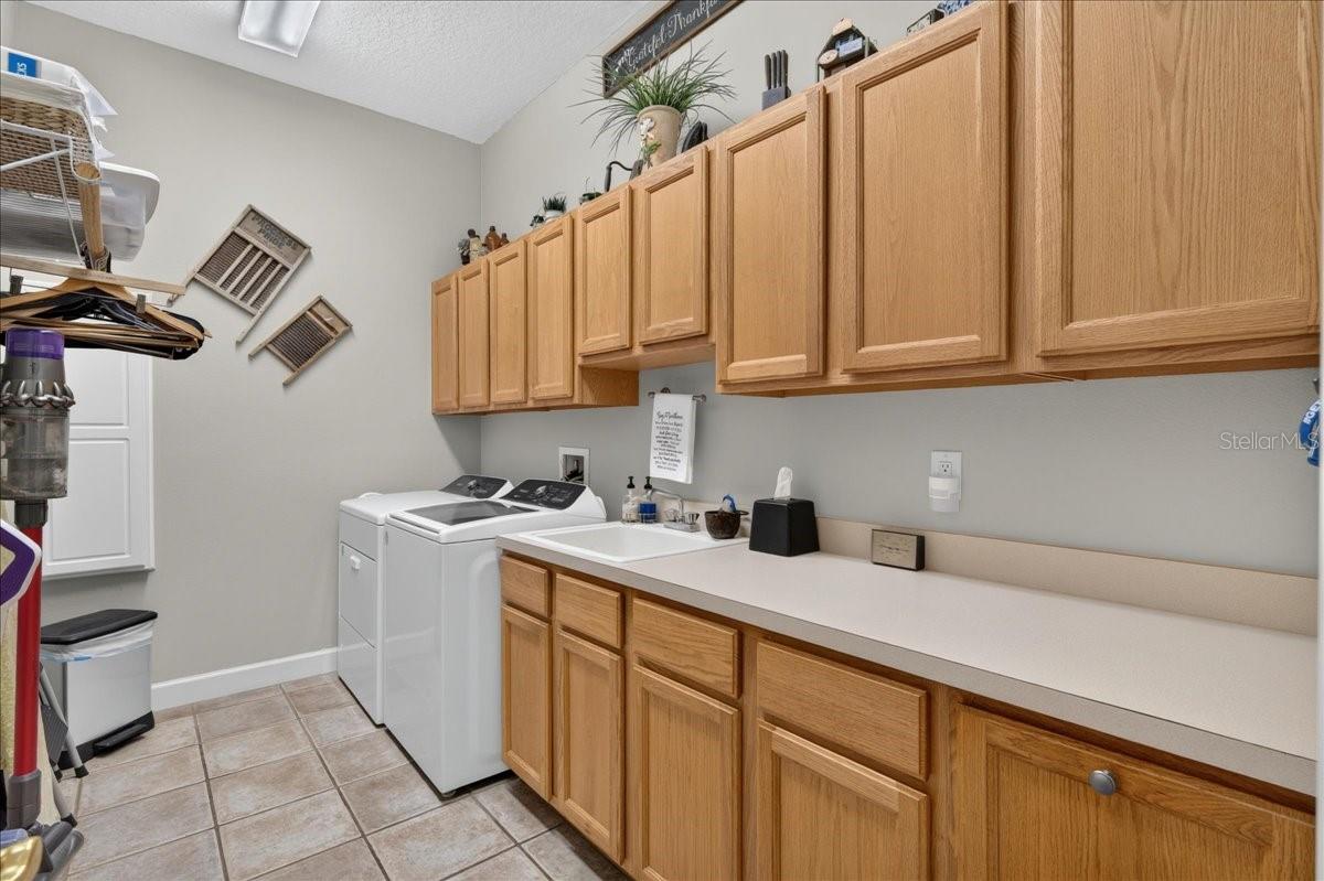 CRESCENT OAKS COUNTR - Residential