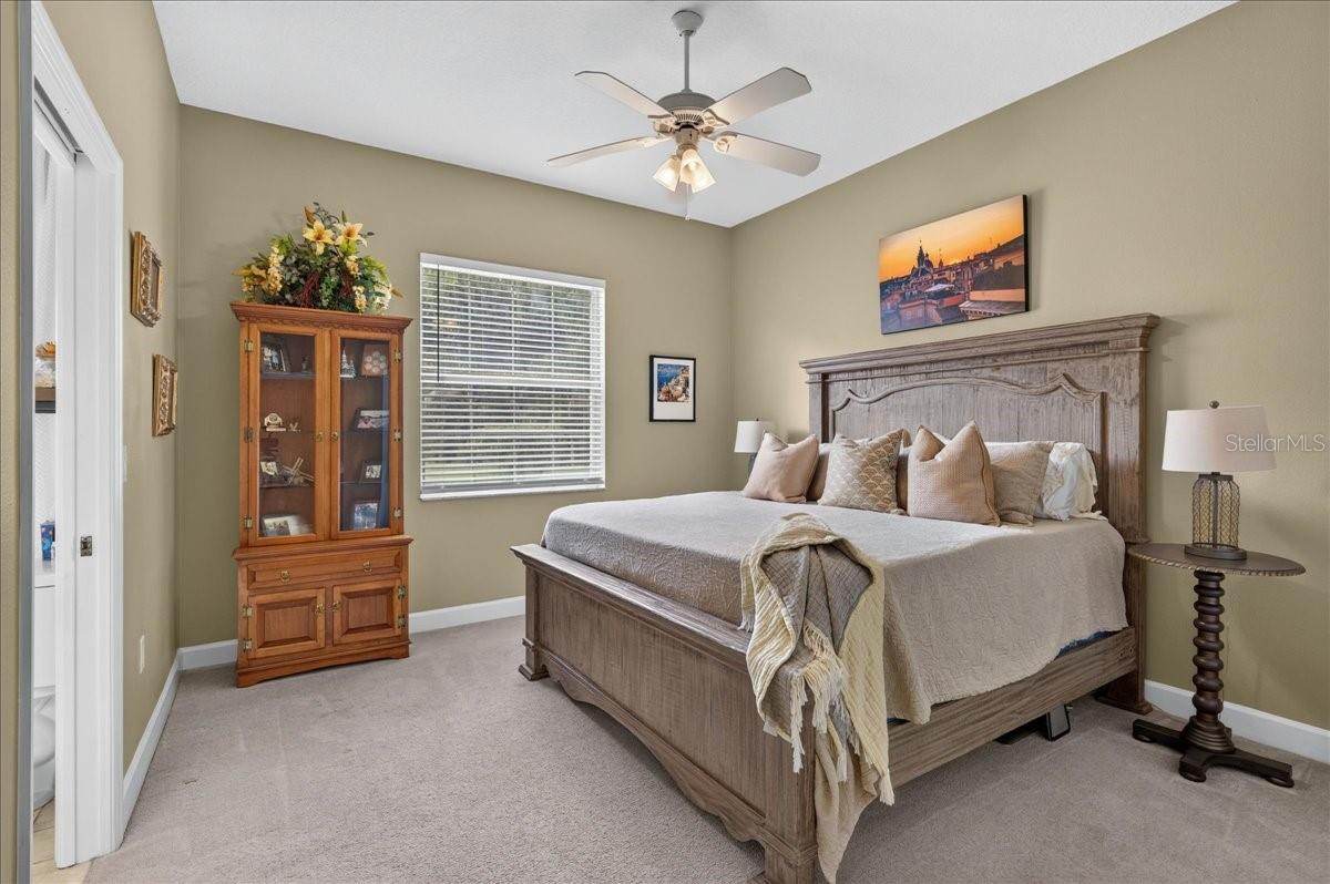 CRESCENT OAKS COUNTR - Residential