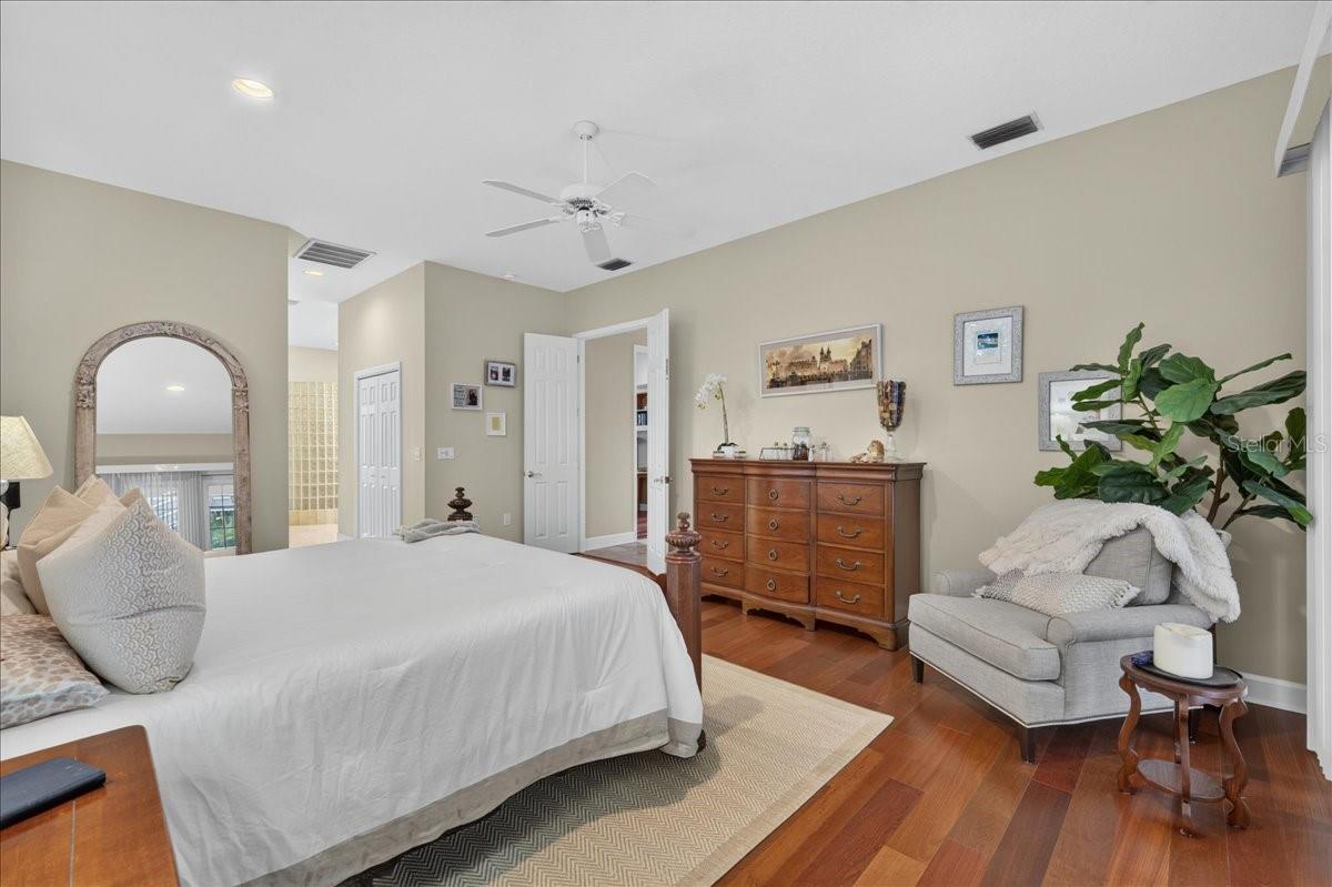CRESCENT OAKS COUNTR - Residential