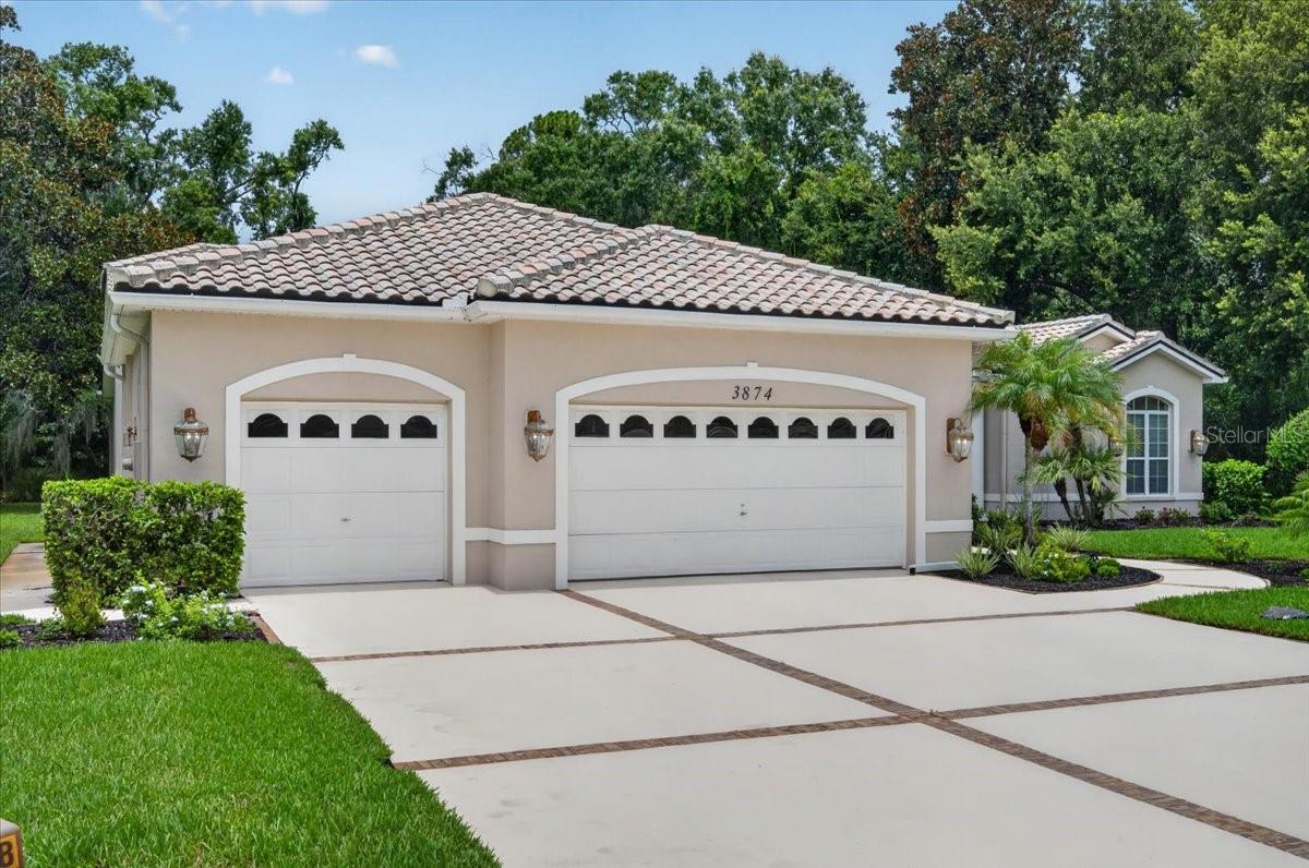 CRESCENT OAKS COUNTR - Residential
