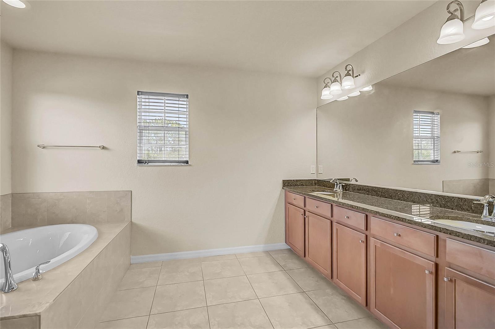 STONEYBROOK AT VENICE UNIT 5 - Residential