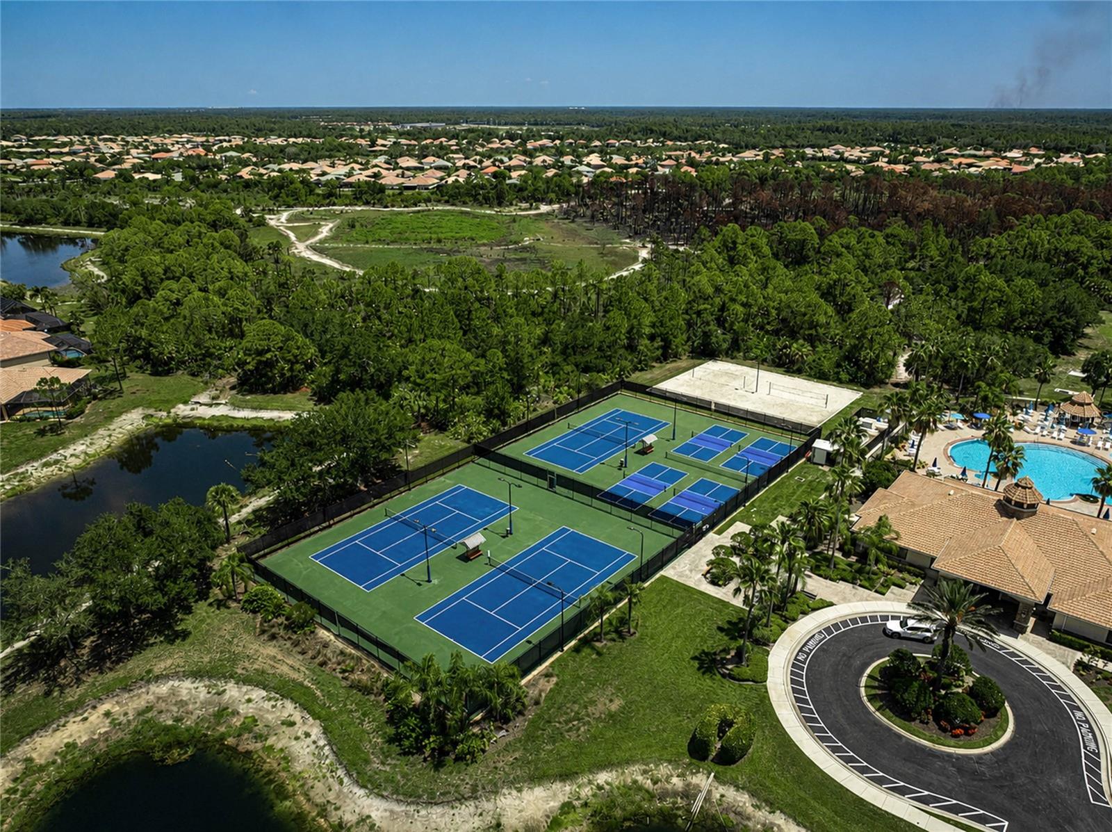 STONEYBROOK AT VENICE UNIT 5 - Residential