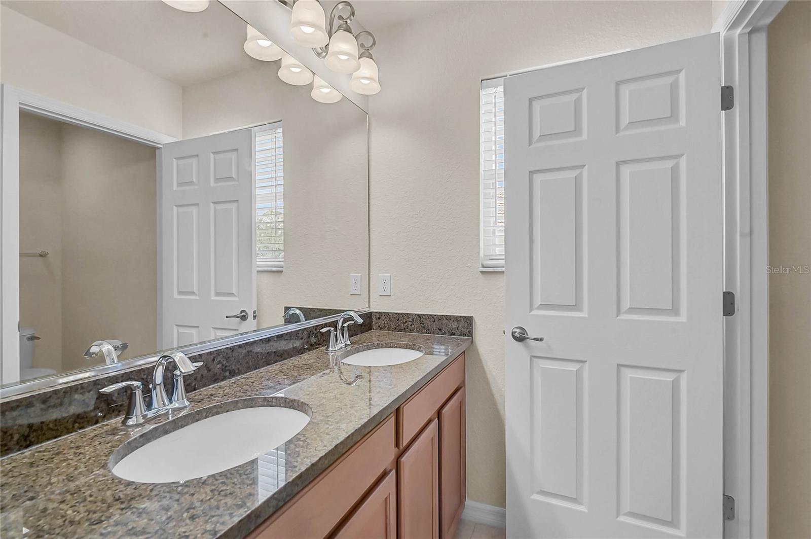 STONEYBROOK AT VENICE UNIT 5 - Residential