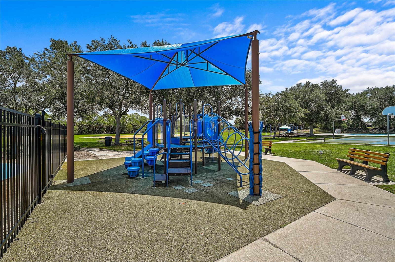 STONEYBROOK AT VENICE UNIT 5 - Residential