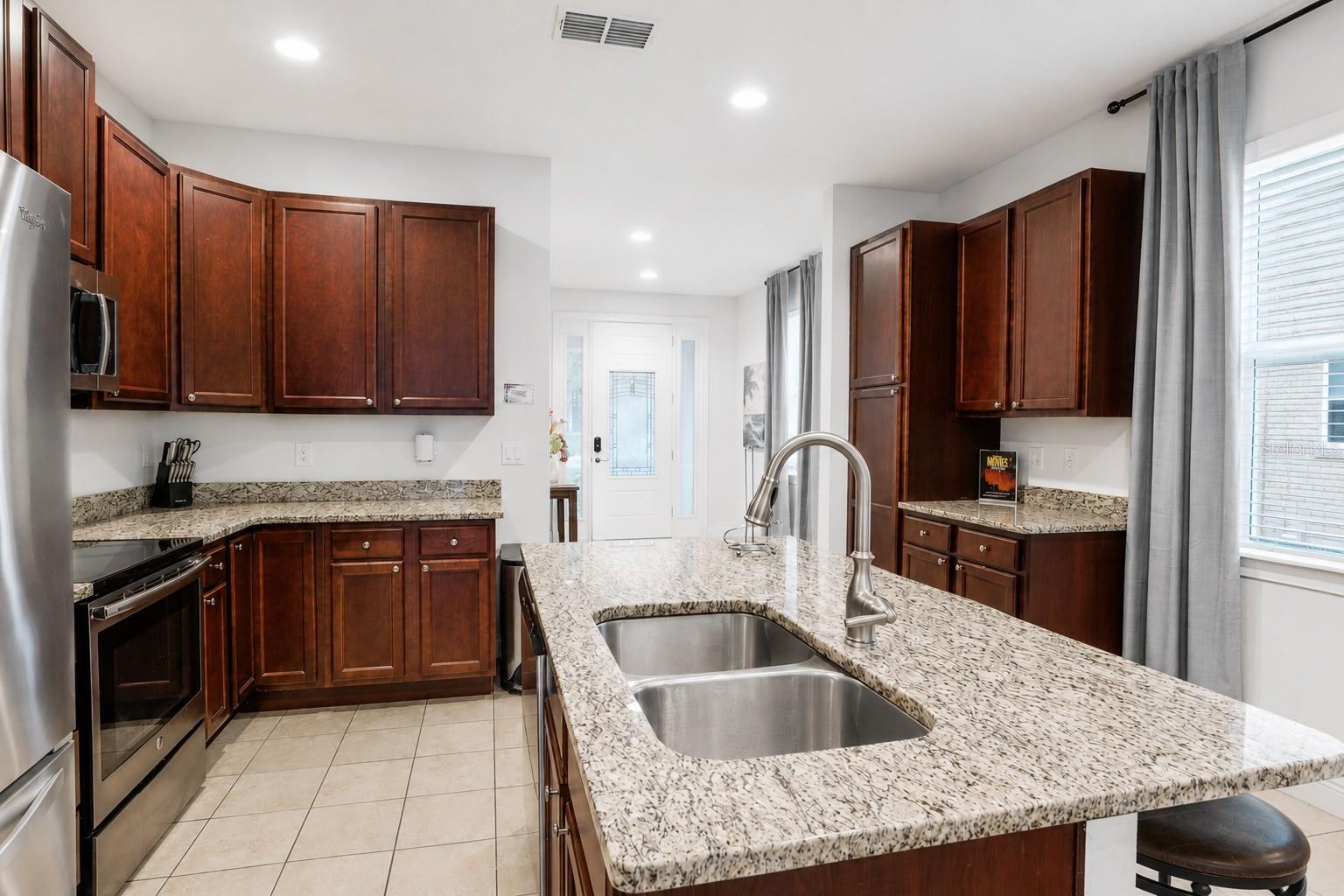 REUNION WEST PH 1 WEST & AMENT CTR RPLT - Residential