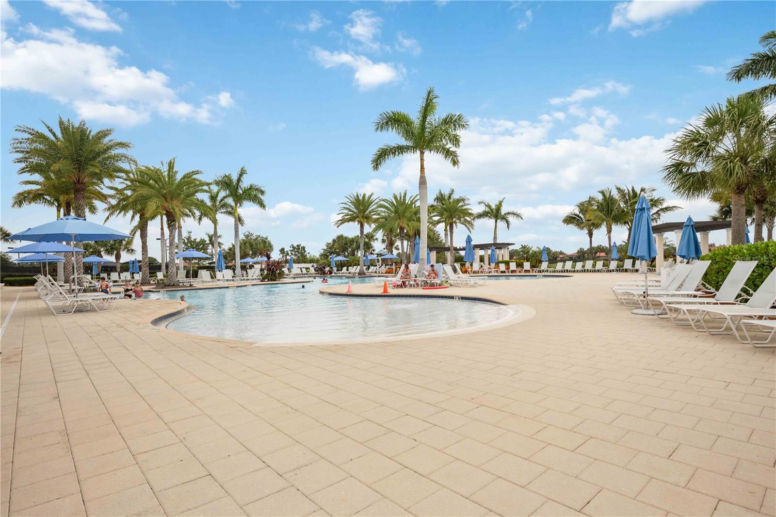 SARASOTA NATIONAL - Residential