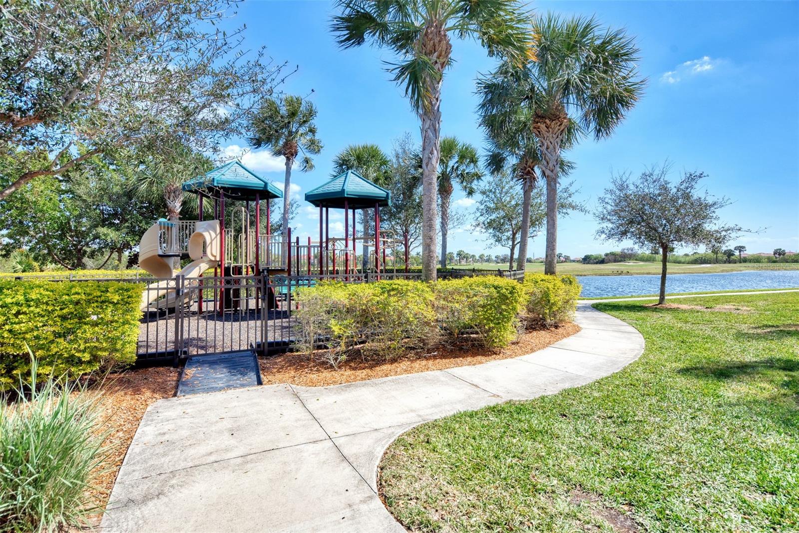 SARASOTA NATIONAL - Residential