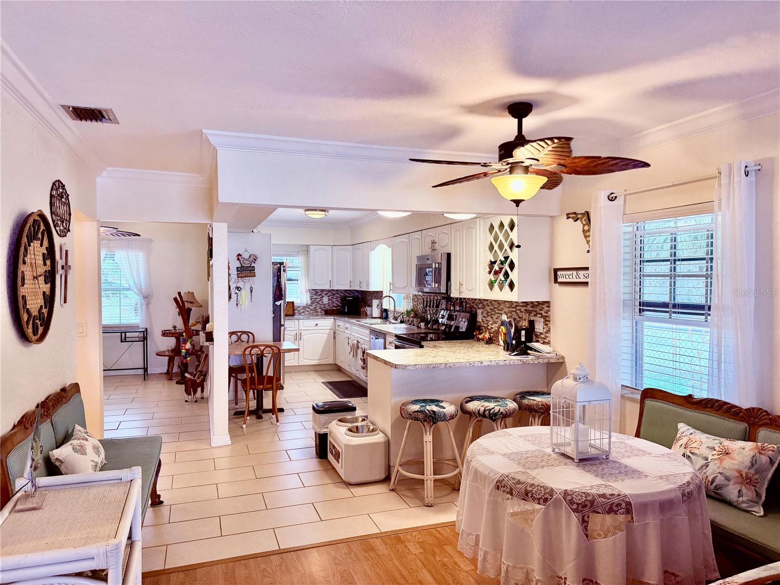 LAKE SIDE TERRACE - Residential