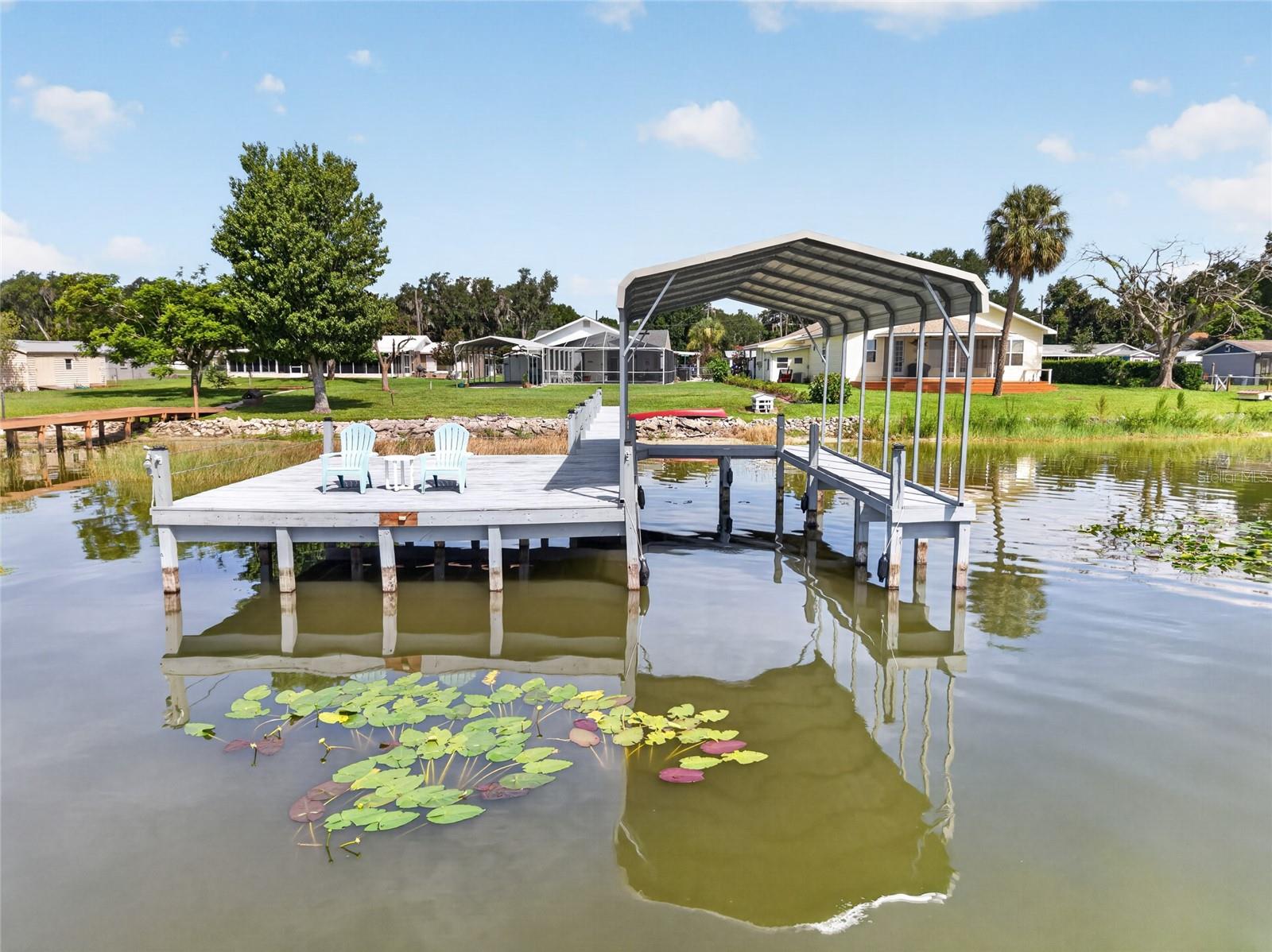 LAKE SIDE TERRACE - Residential