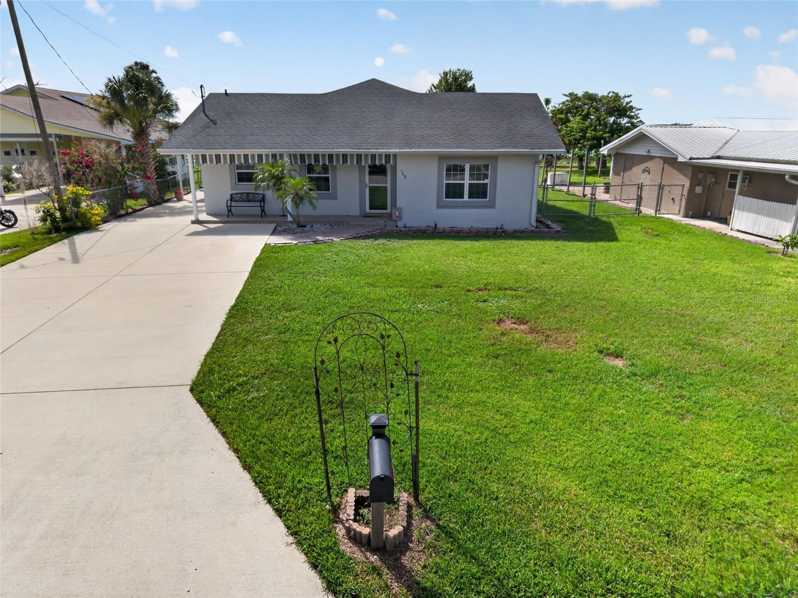 LAKE SIDE TERRACE - Residential