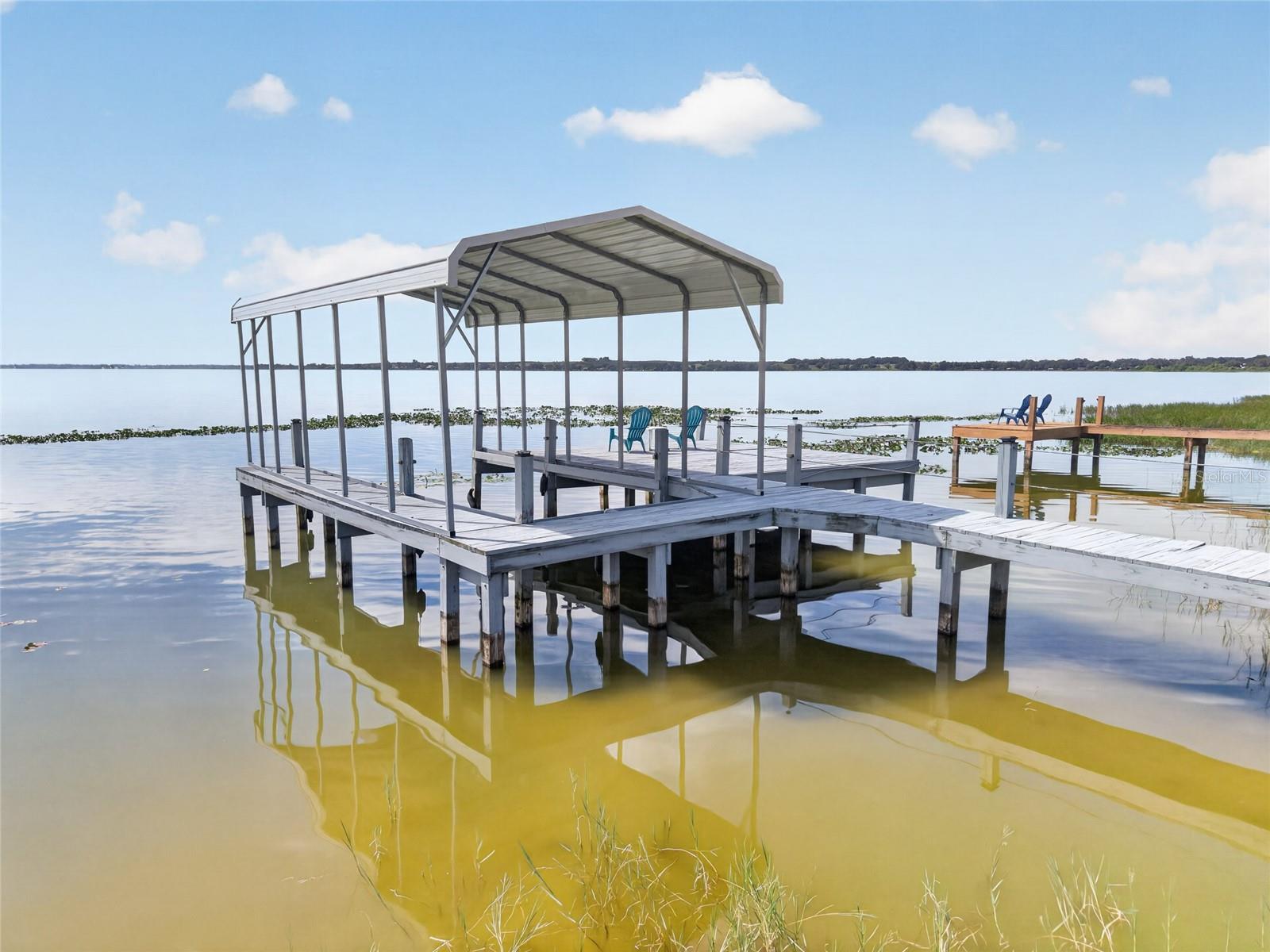 LAKE SIDE TERRACE - Residential