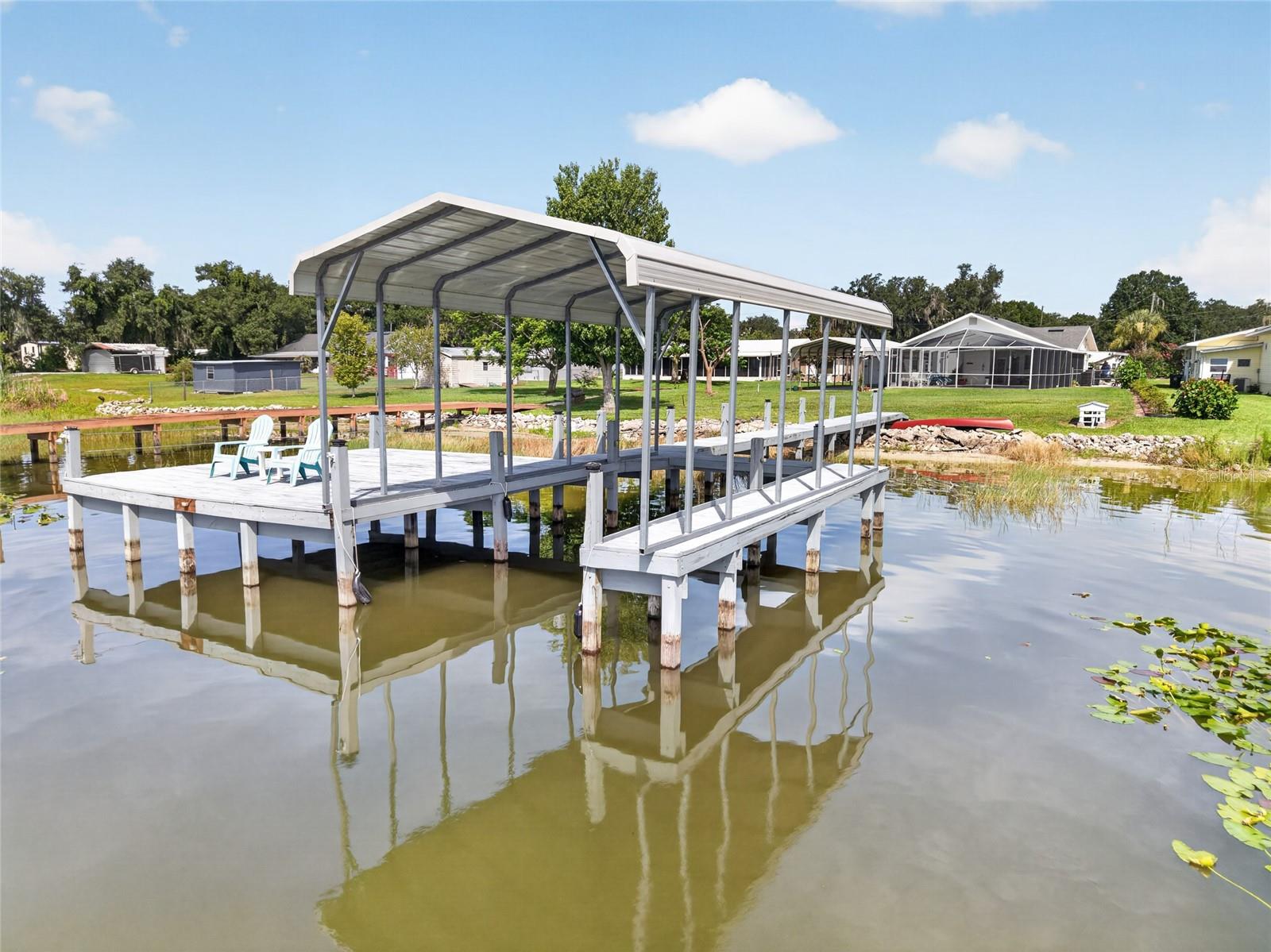 LAKE SIDE TERRACE - Residential