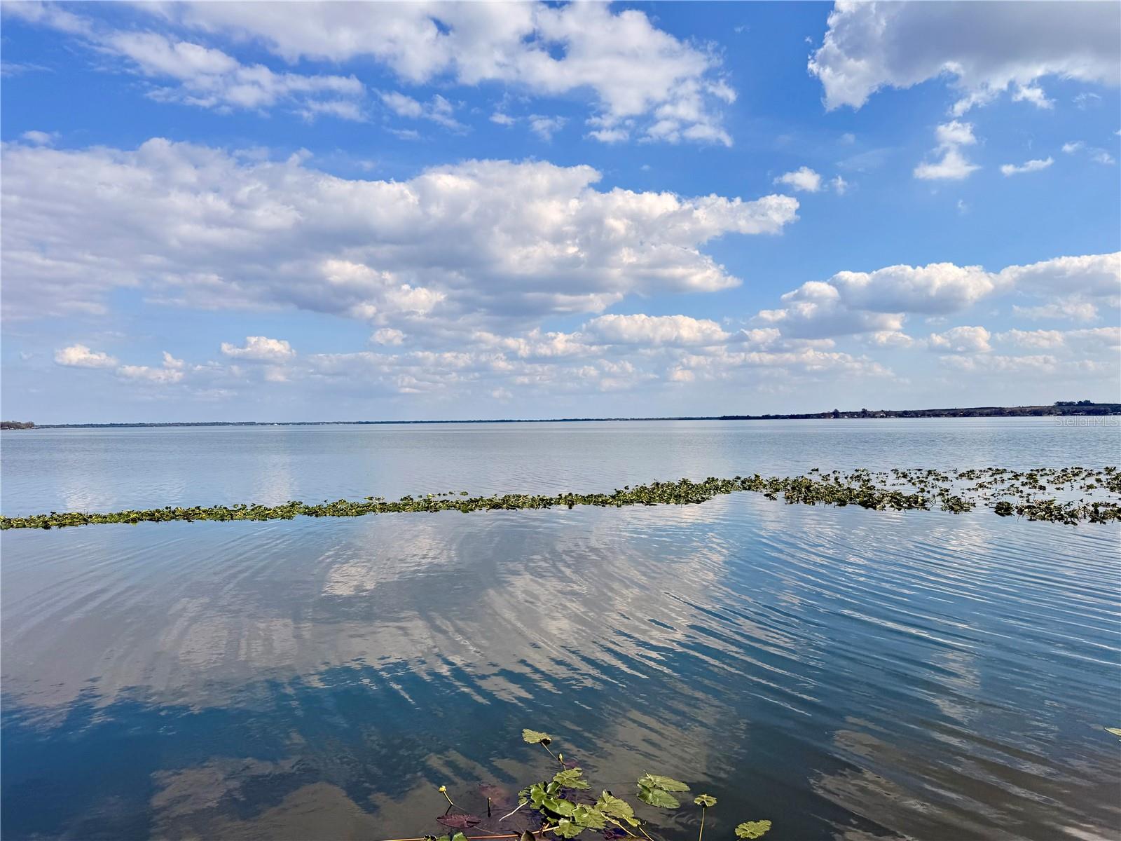 LAKE SIDE TERRACE - Residential