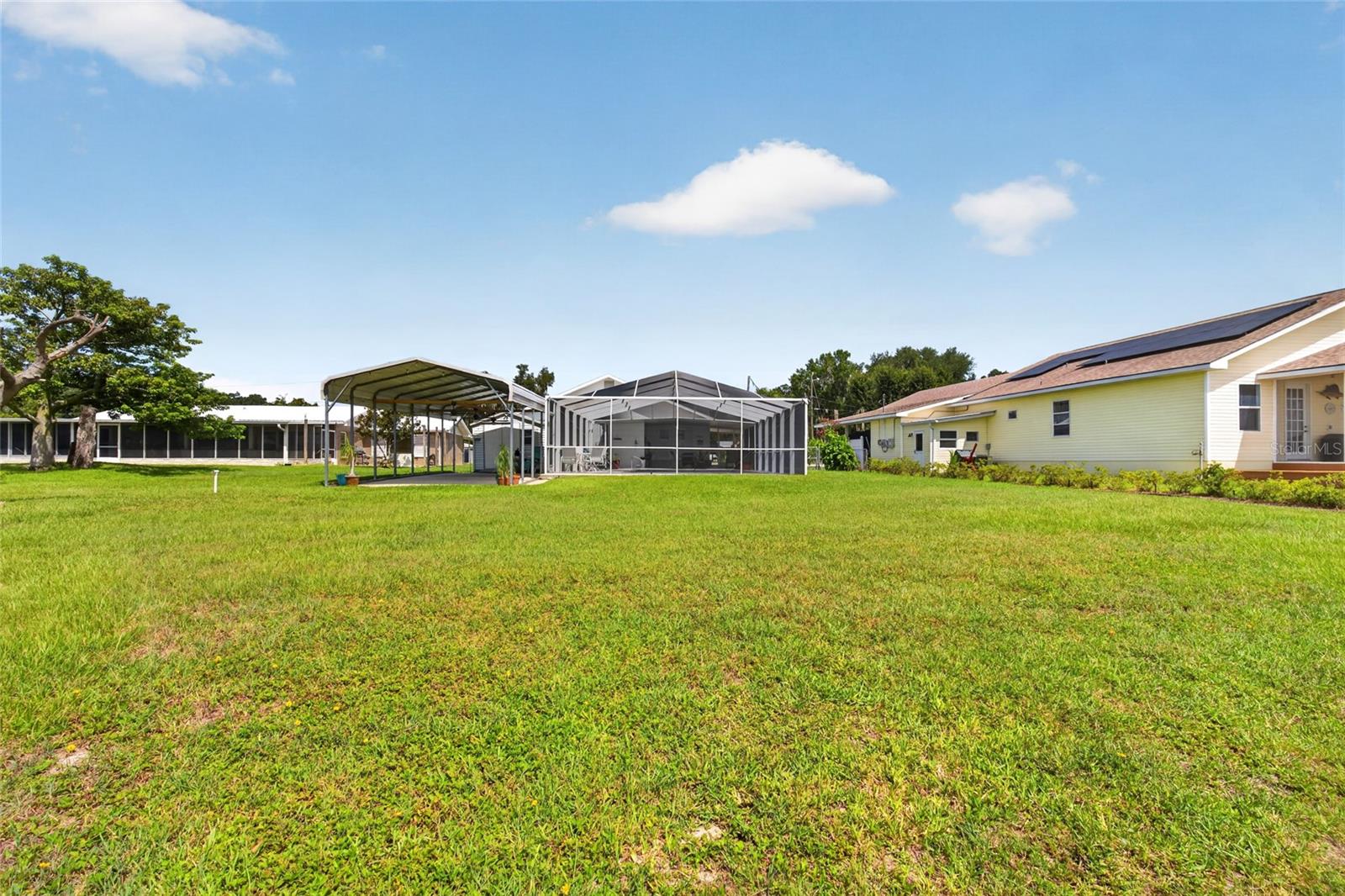 LAKE SIDE TERRACE - Residential