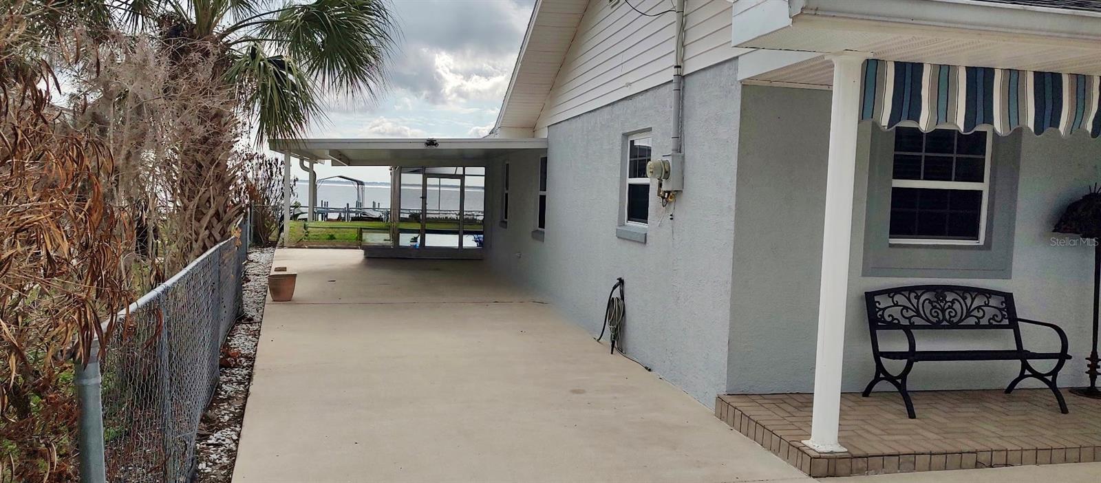 LAKE SIDE TERRACE - Residential