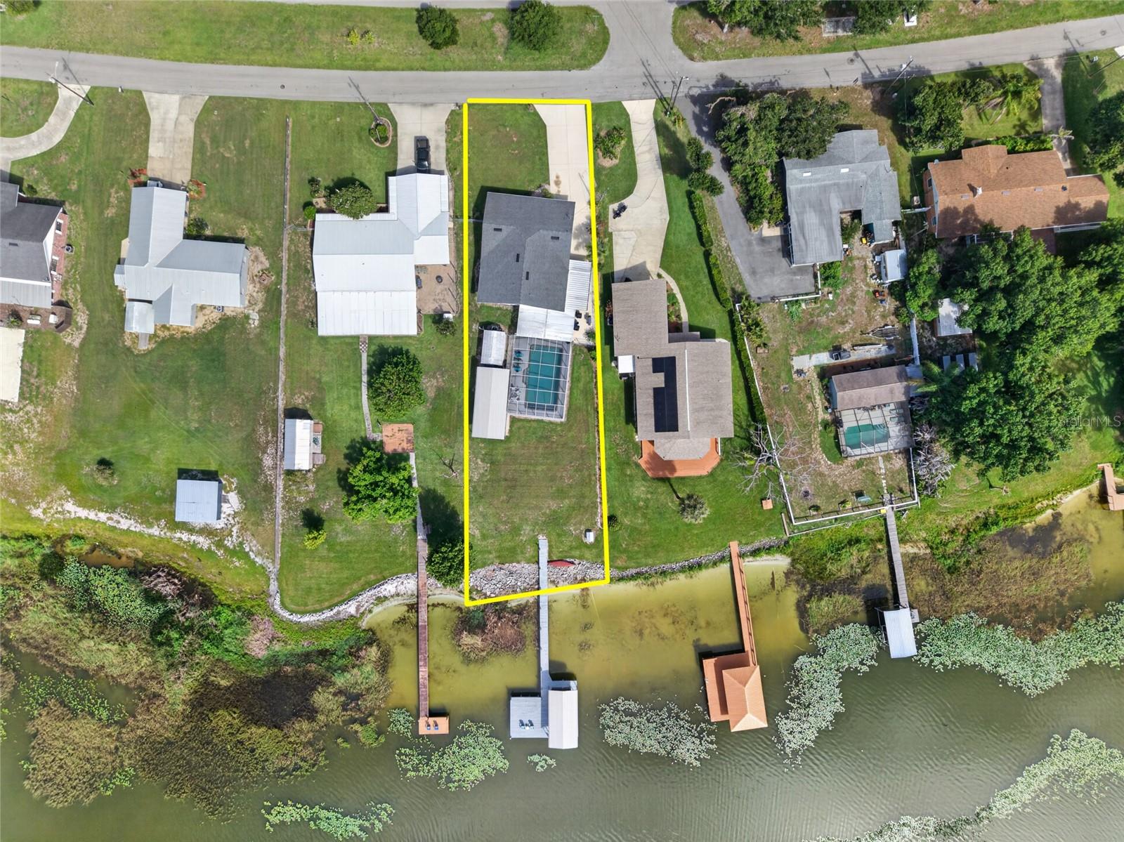 LAKE SIDE TERRACE - Residential