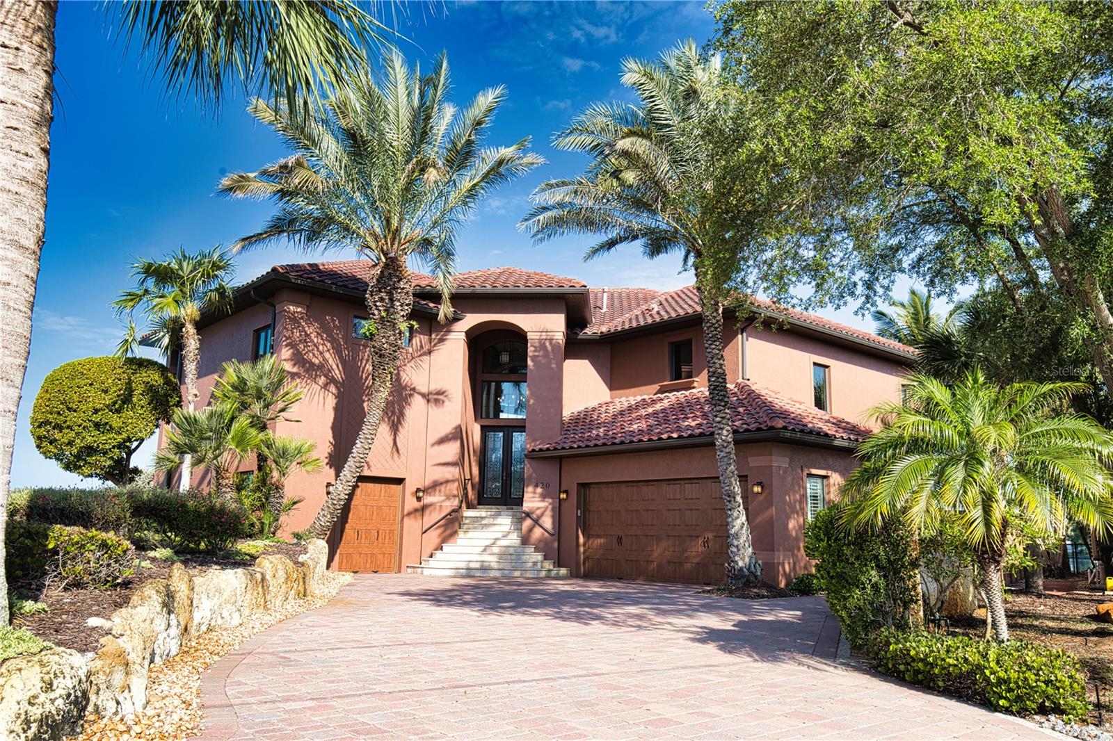 LYONS BAY - Residential