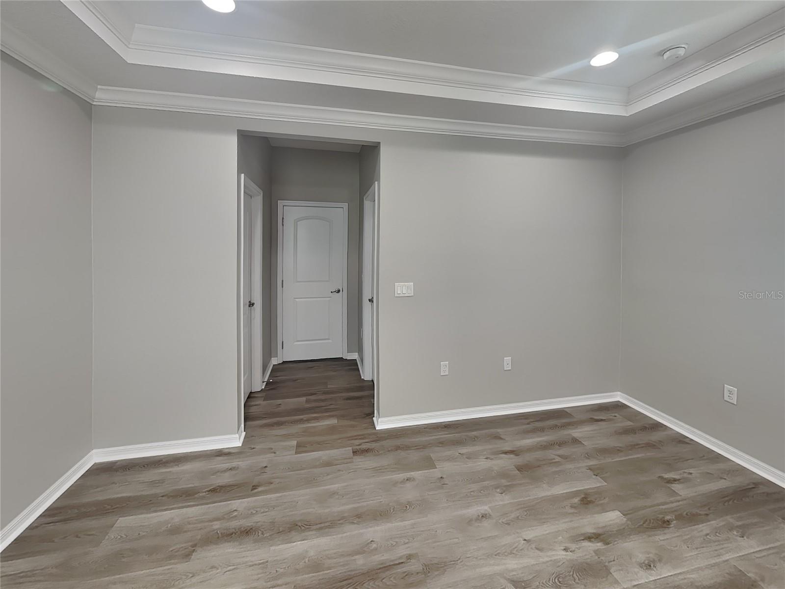 MALLORY SQUARE PH 01 - Residential Lease