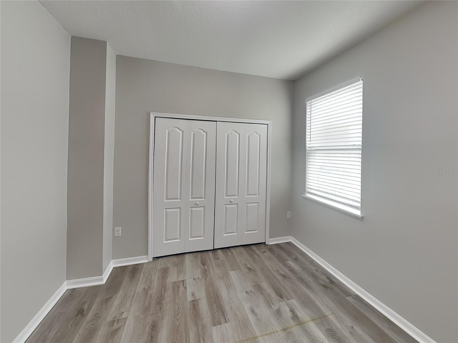 MALLORY SQUARE PH 01 - Residential Lease