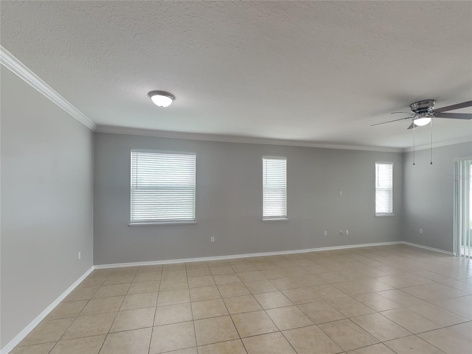 MALLORY SQUARE PH 01 - Residential Lease