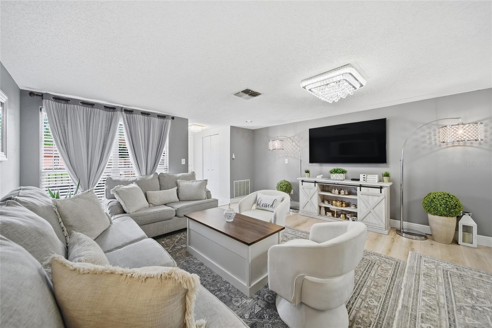 EMBASSY HILLS - Residential