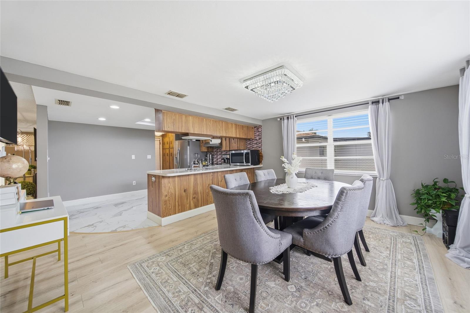 EMBASSY HILLS - Residential