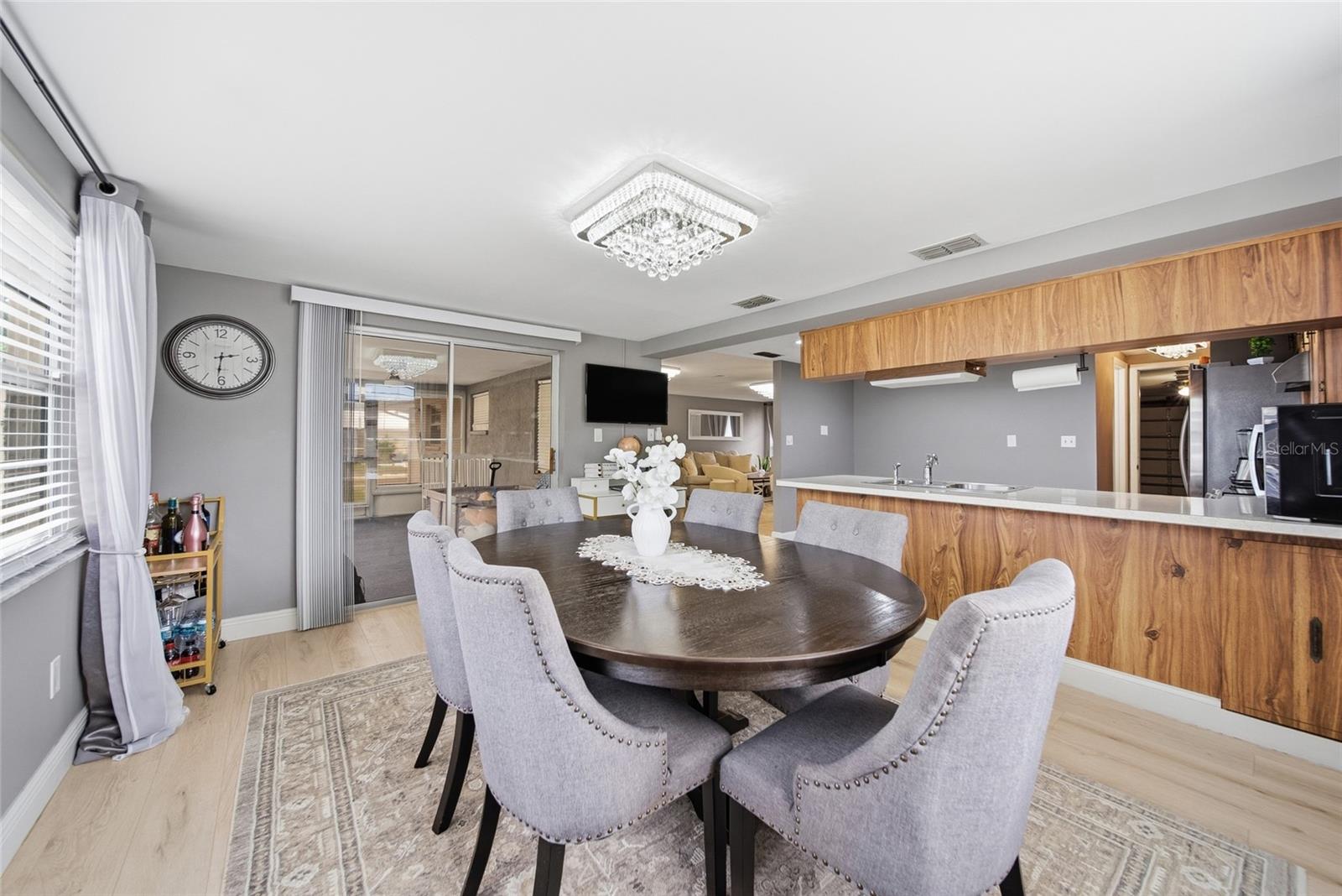 EMBASSY HILLS - Residential