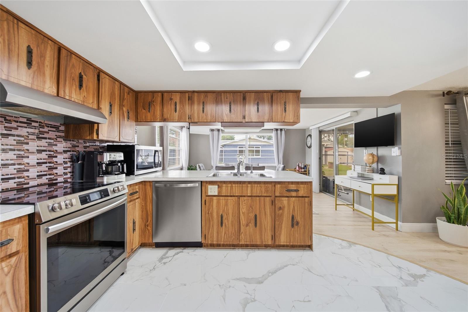 EMBASSY HILLS - Residential