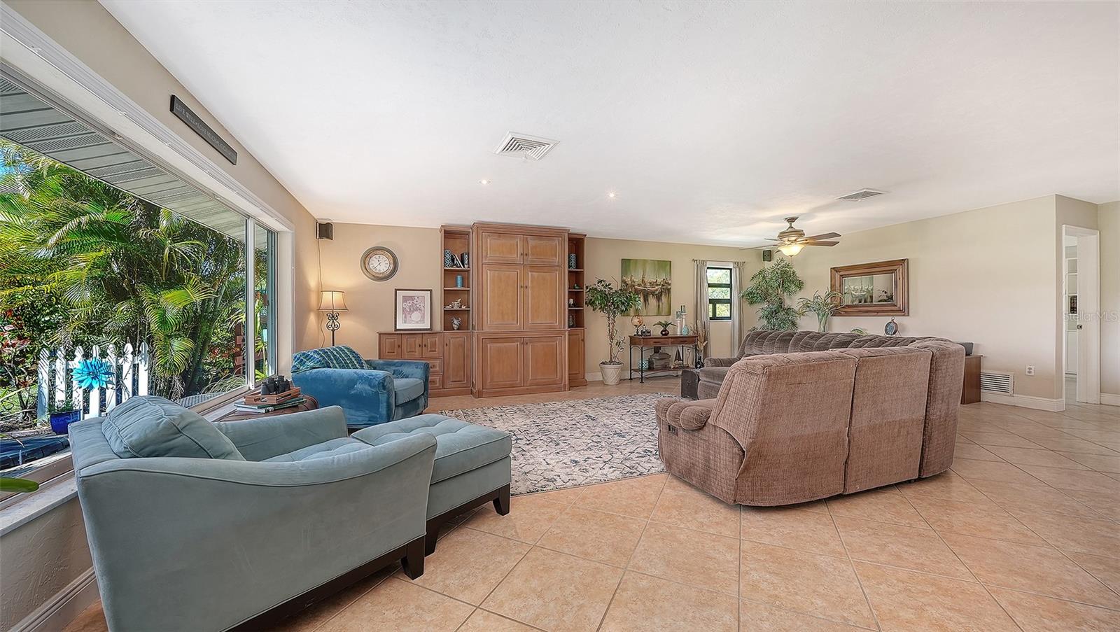 WHITFIELD COUNTRY CLUB - Residential