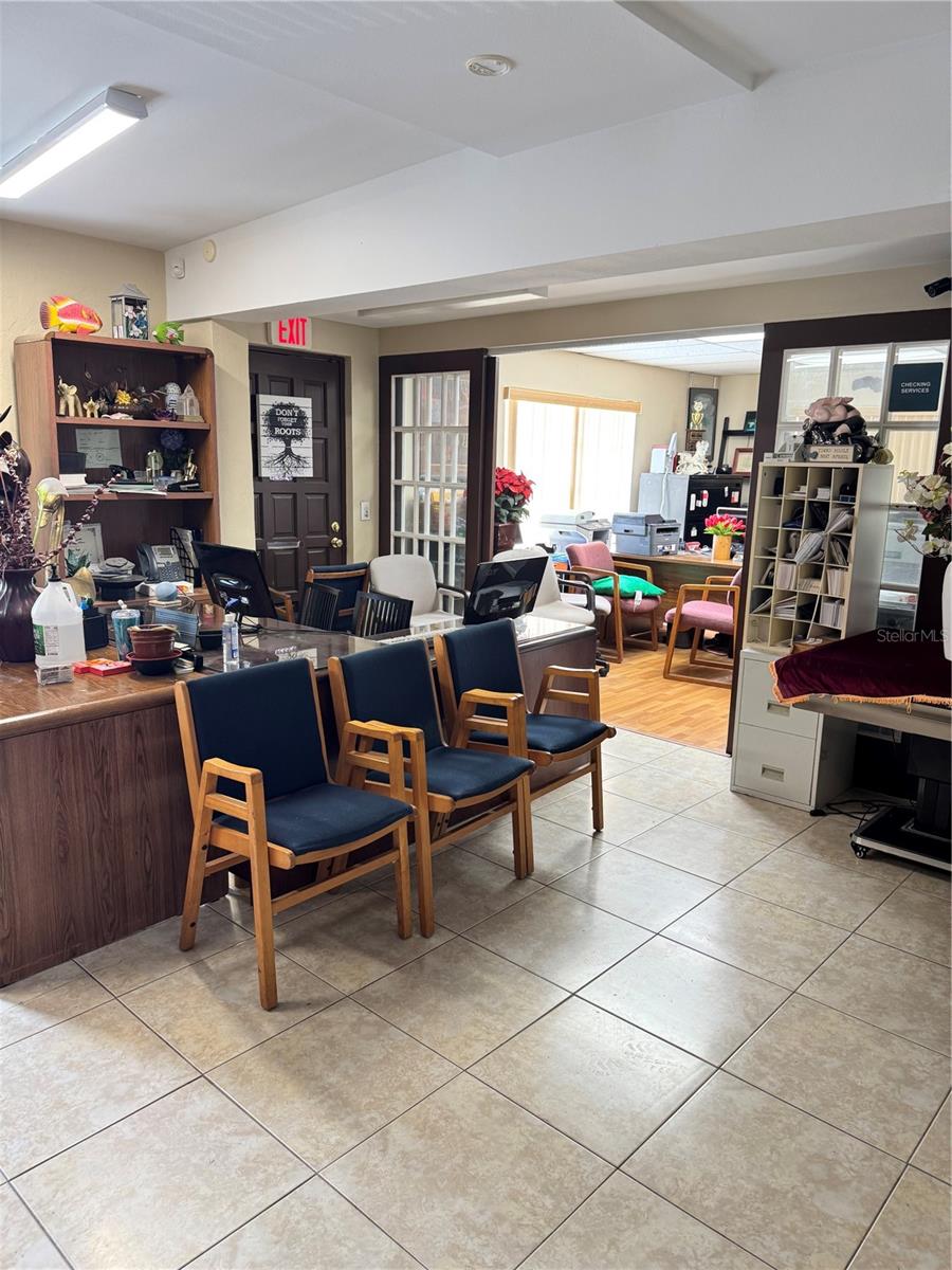 FLORIDA SHORES - Commercial Sale