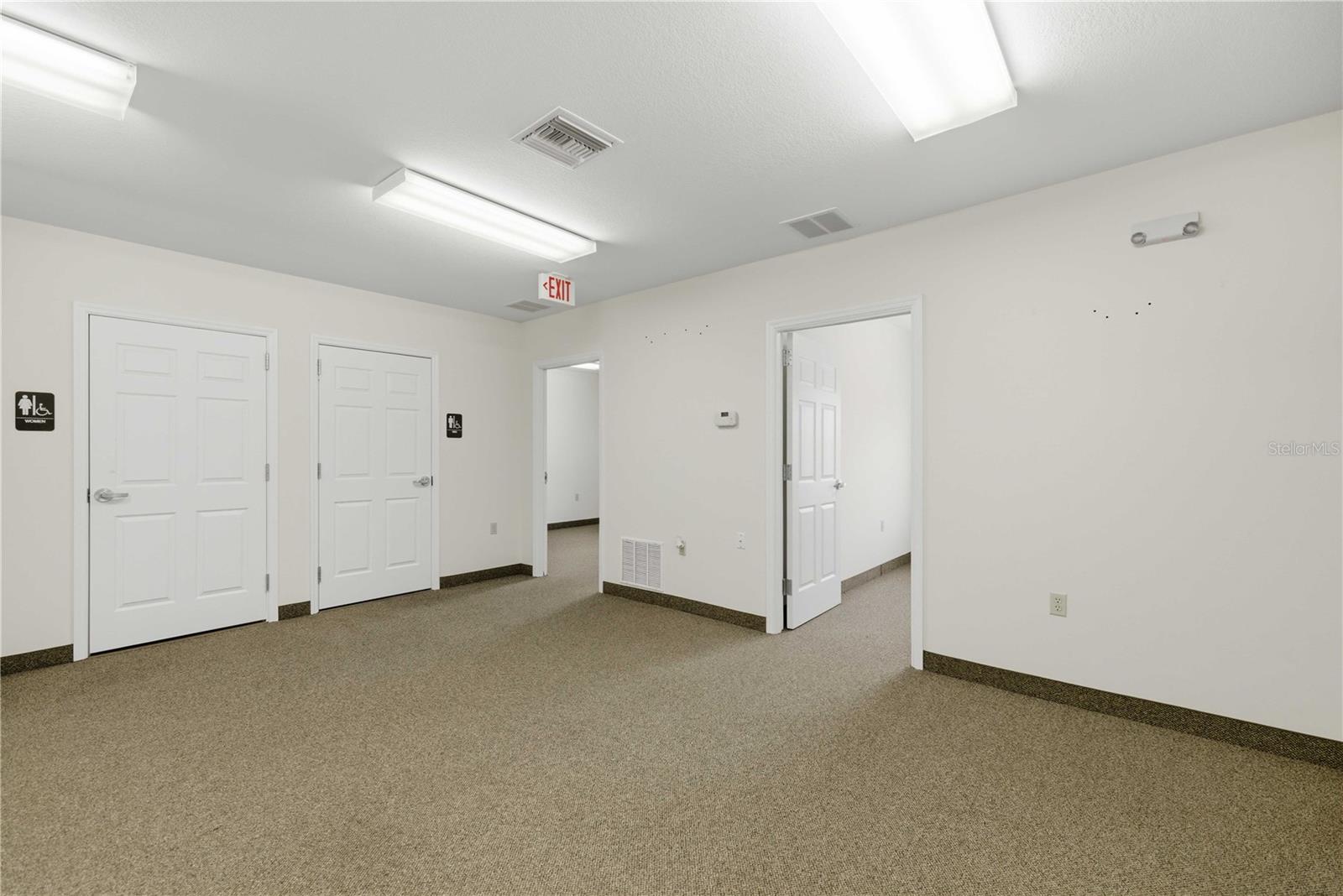TH ST INDUSTRIAL COMPLEX - Commercial Lease