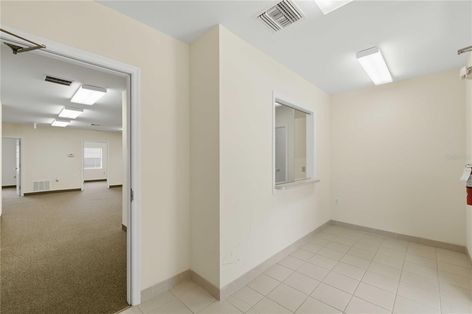 TH ST INDUSTRIAL COMPLEX - Commercial Lease