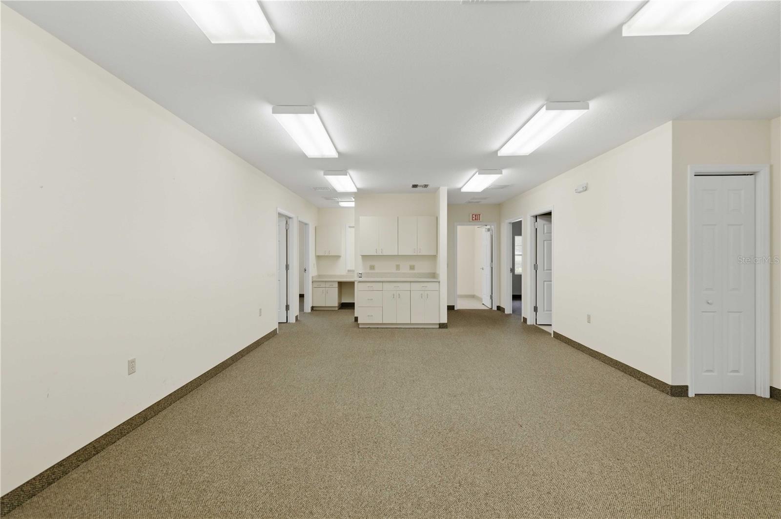 TH ST INDUSTRIAL COMPLEX - Commercial Lease