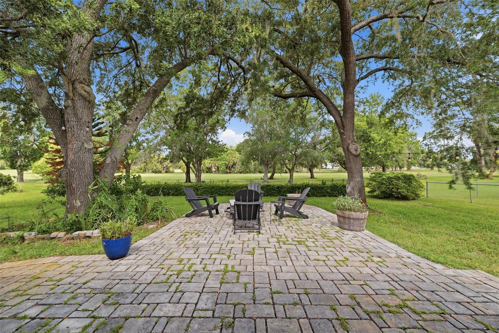 PARADISE COUNTRY CLUB UNIT 02 - Residential