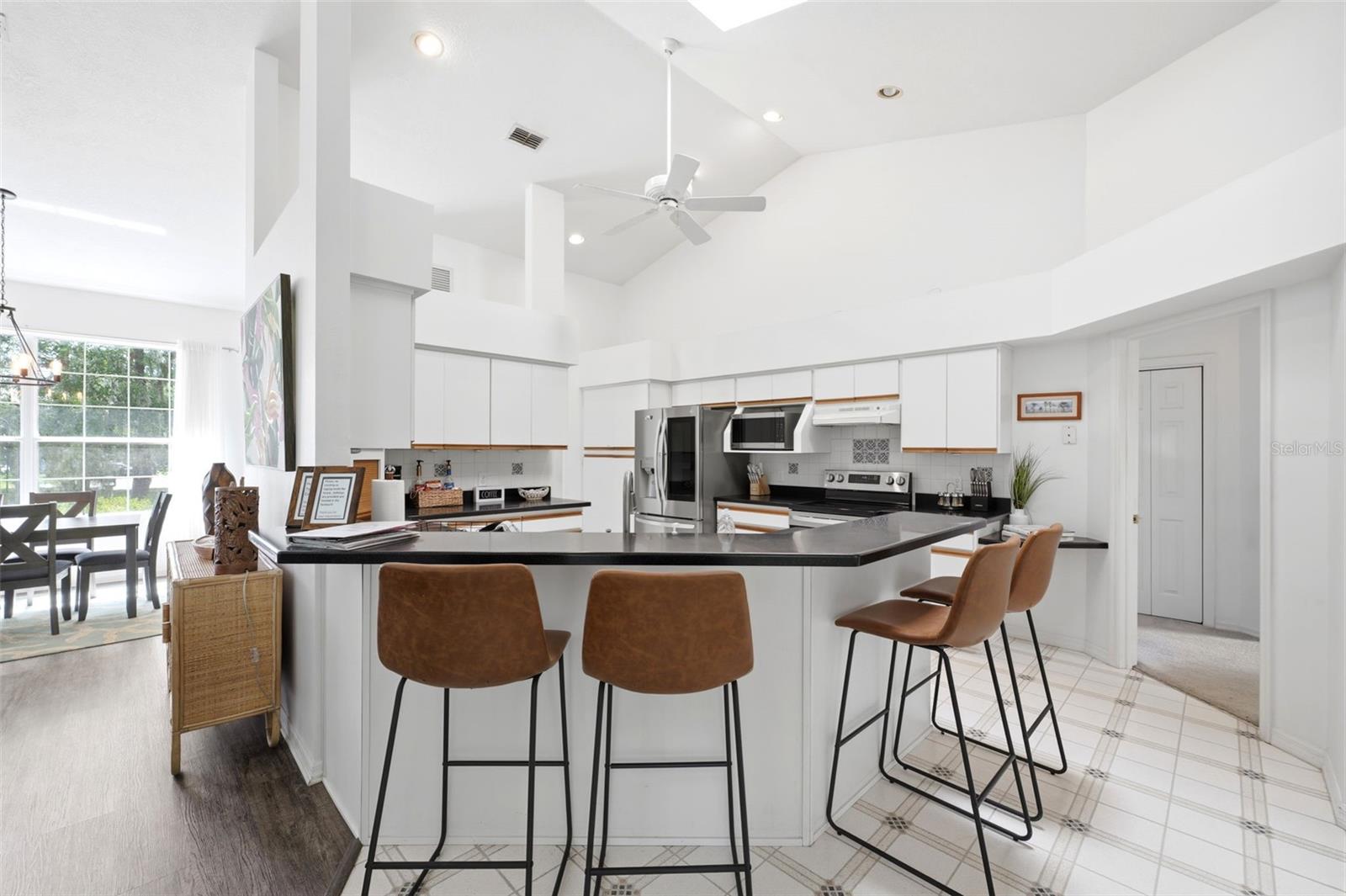 PARADISE COUNTRY CLUB UNIT 02 - Residential