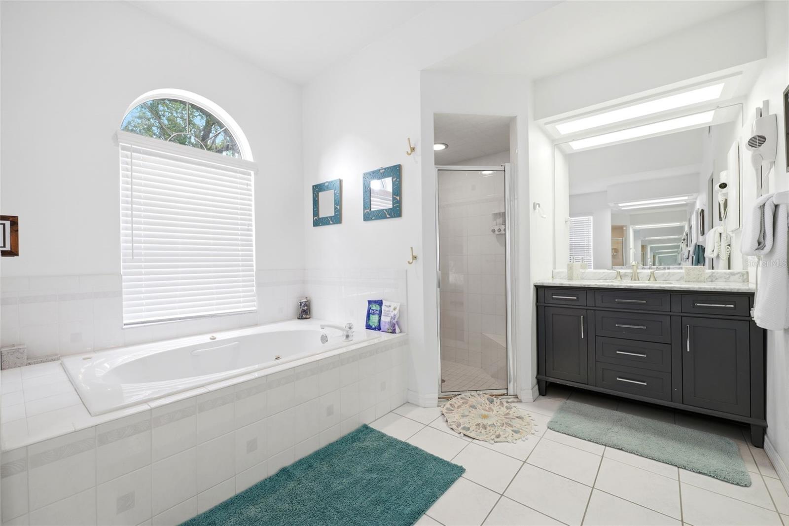 PARADISE COUNTRY CLUB UNIT 02 - Residential