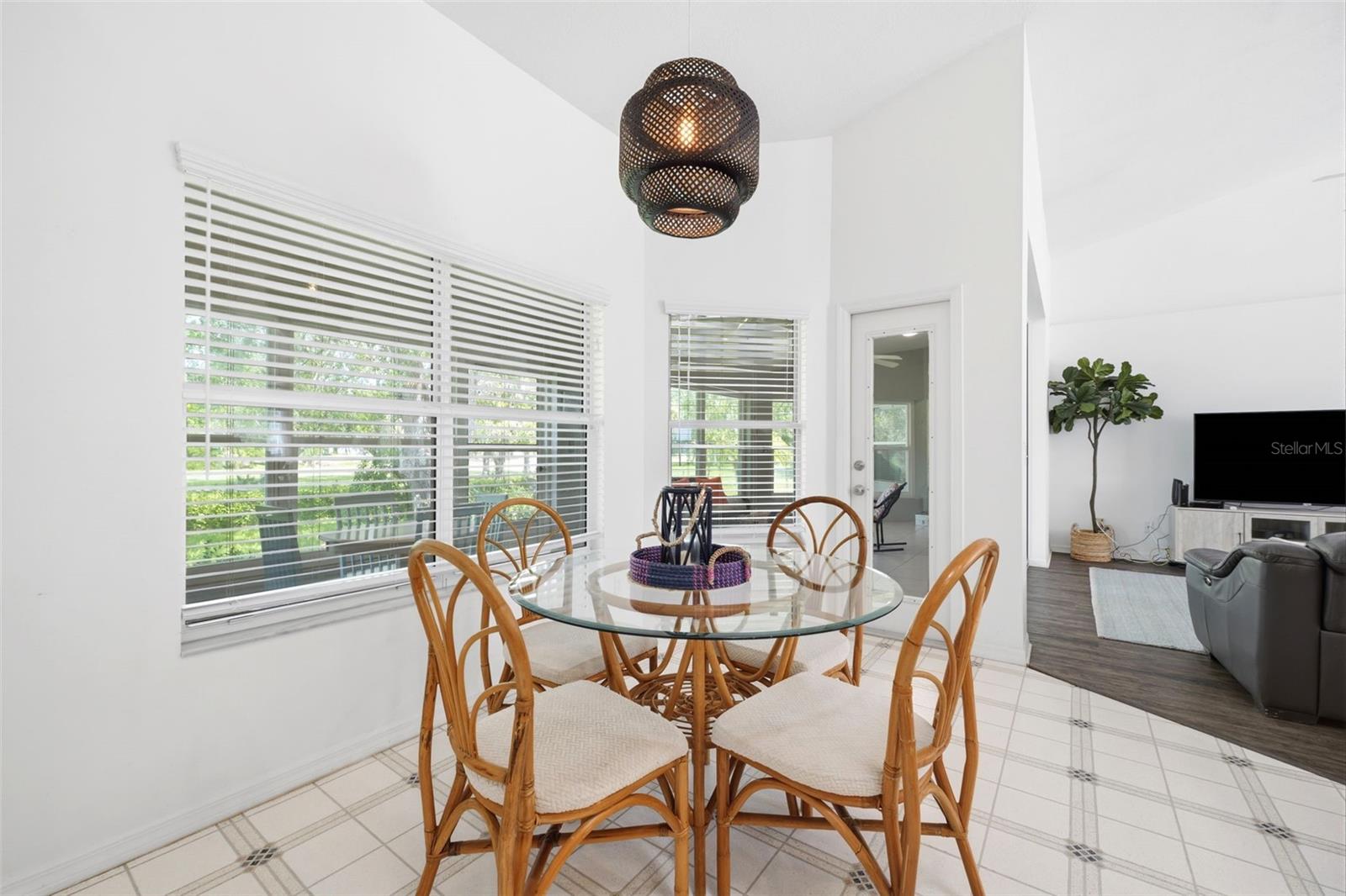 PARADISE COUNTRY CLUB UNIT 02 - Residential