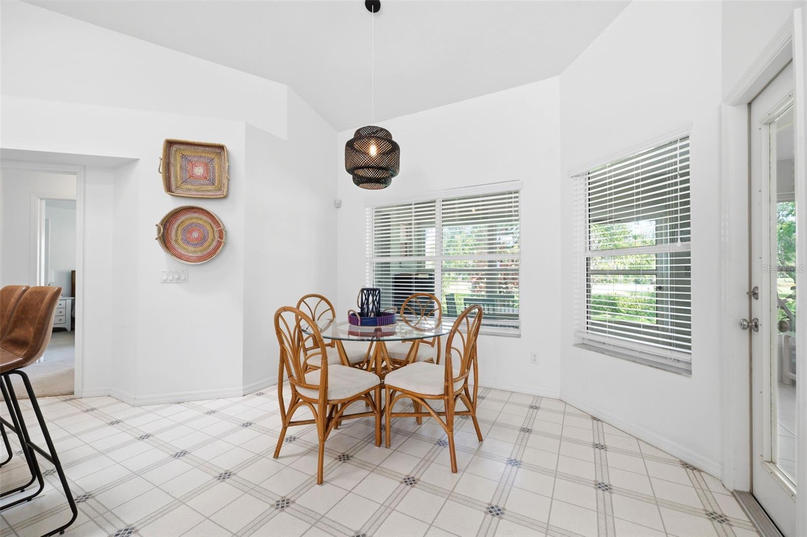 PARADISE COUNTRY CLUB UNIT 02 - Residential