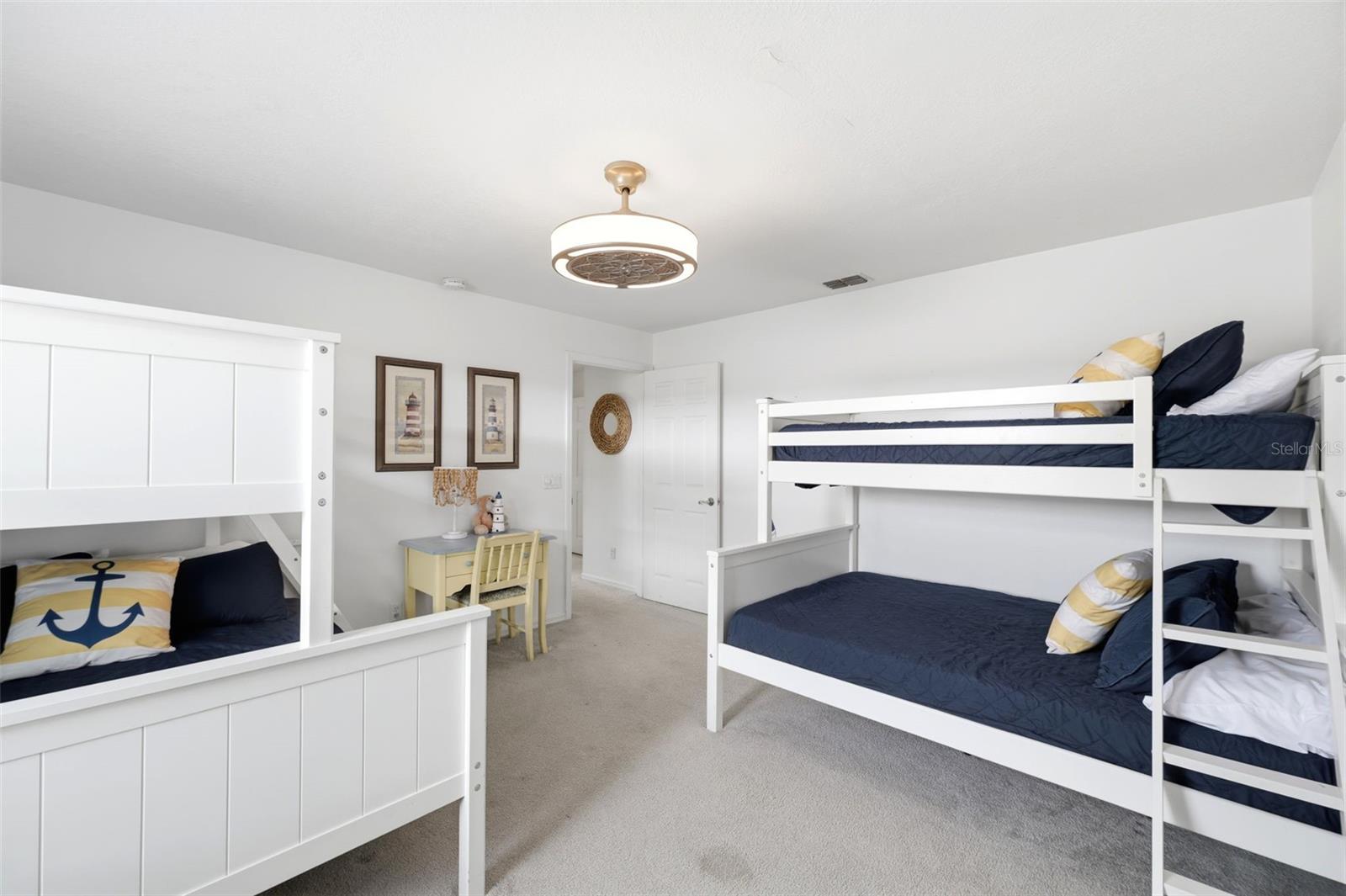 PARADISE COUNTRY CLUB UNIT 02 - Residential