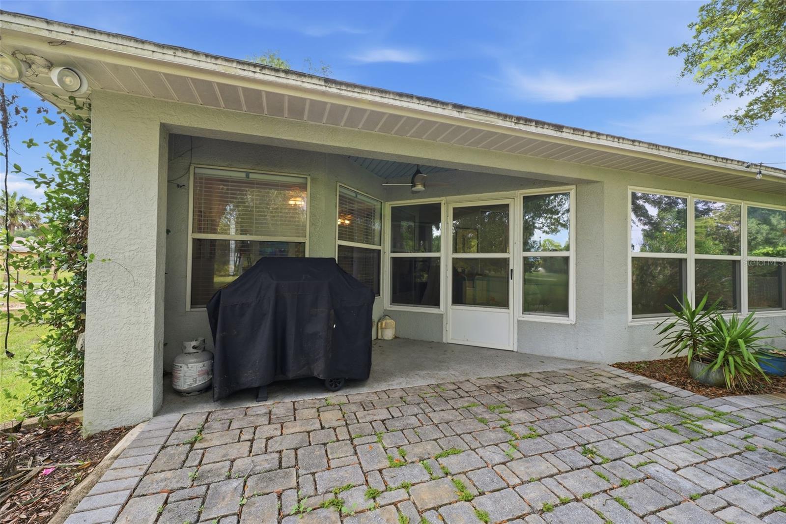 PARADISE COUNTRY CLUB UNIT 02 - Residential