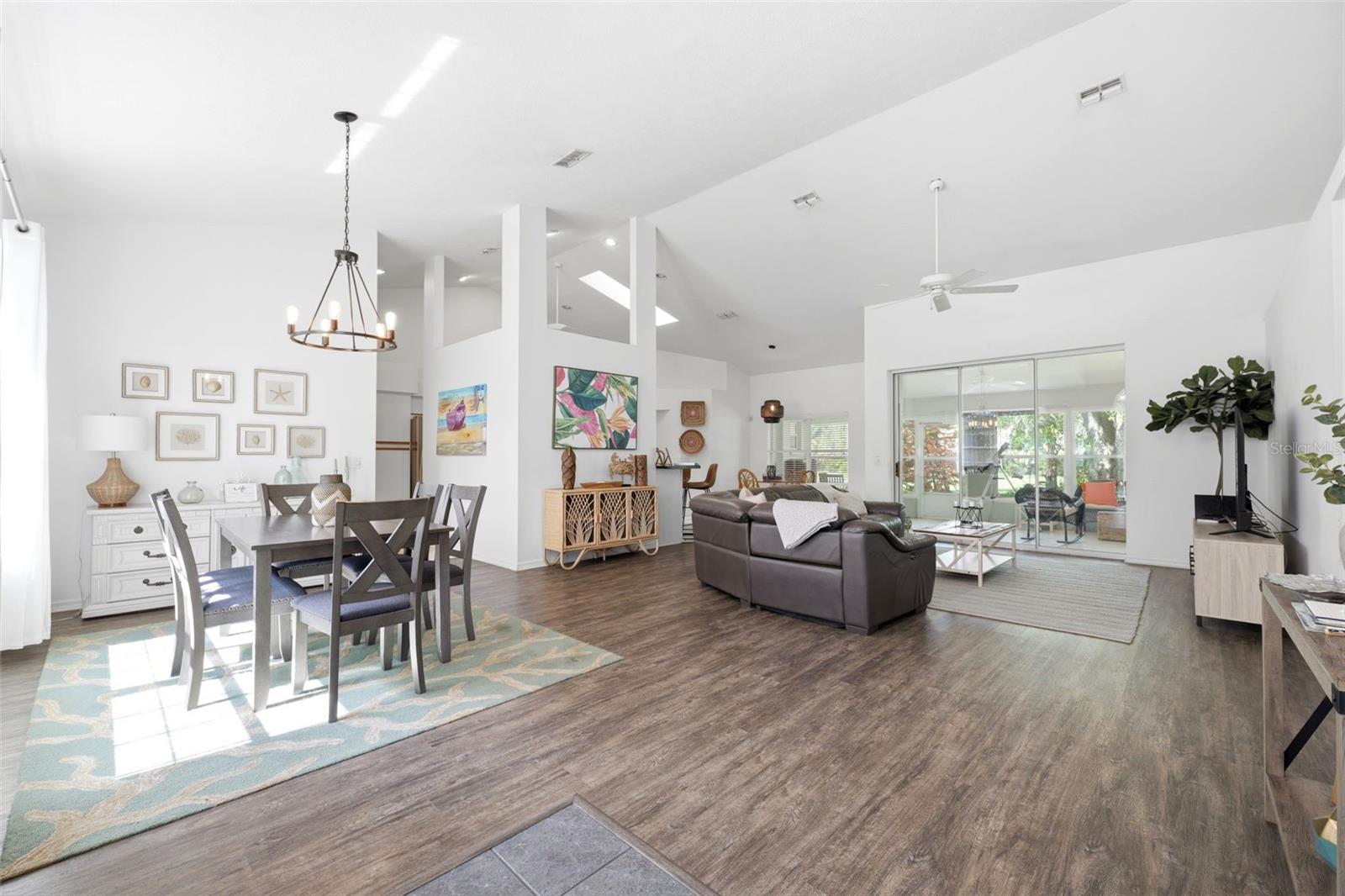 PARADISE COUNTRY CLUB UNIT 02 - Residential