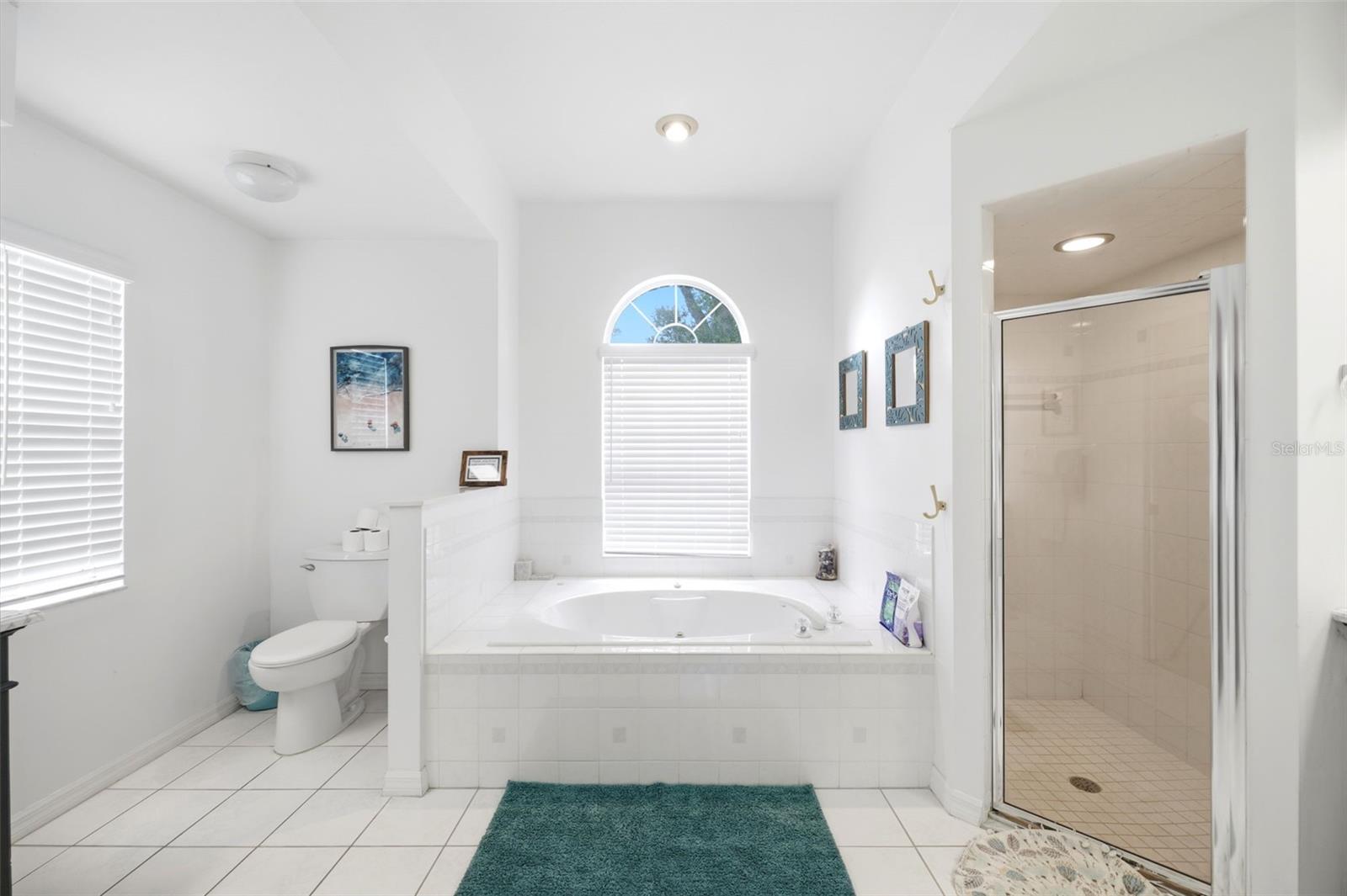 PARADISE COUNTRY CLUB UNIT 02 - Residential