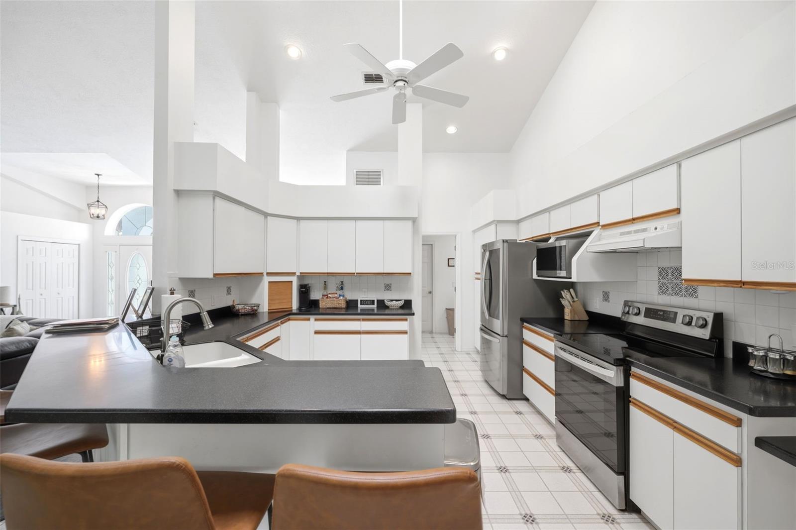 PARADISE COUNTRY CLUB UNIT 02 - Residential