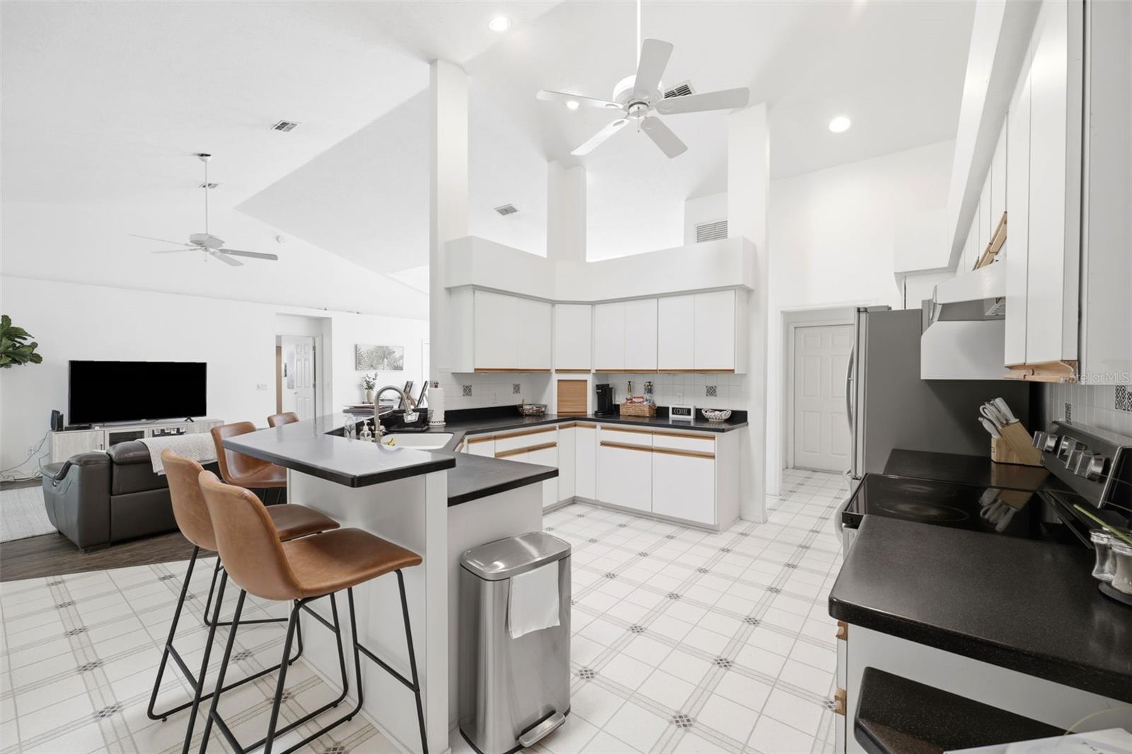 PARADISE COUNTRY CLUB UNIT 02 - Residential