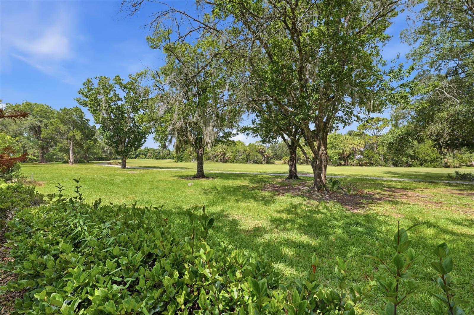 PARADISE COUNTRY CLUB UNIT 02 - Residential